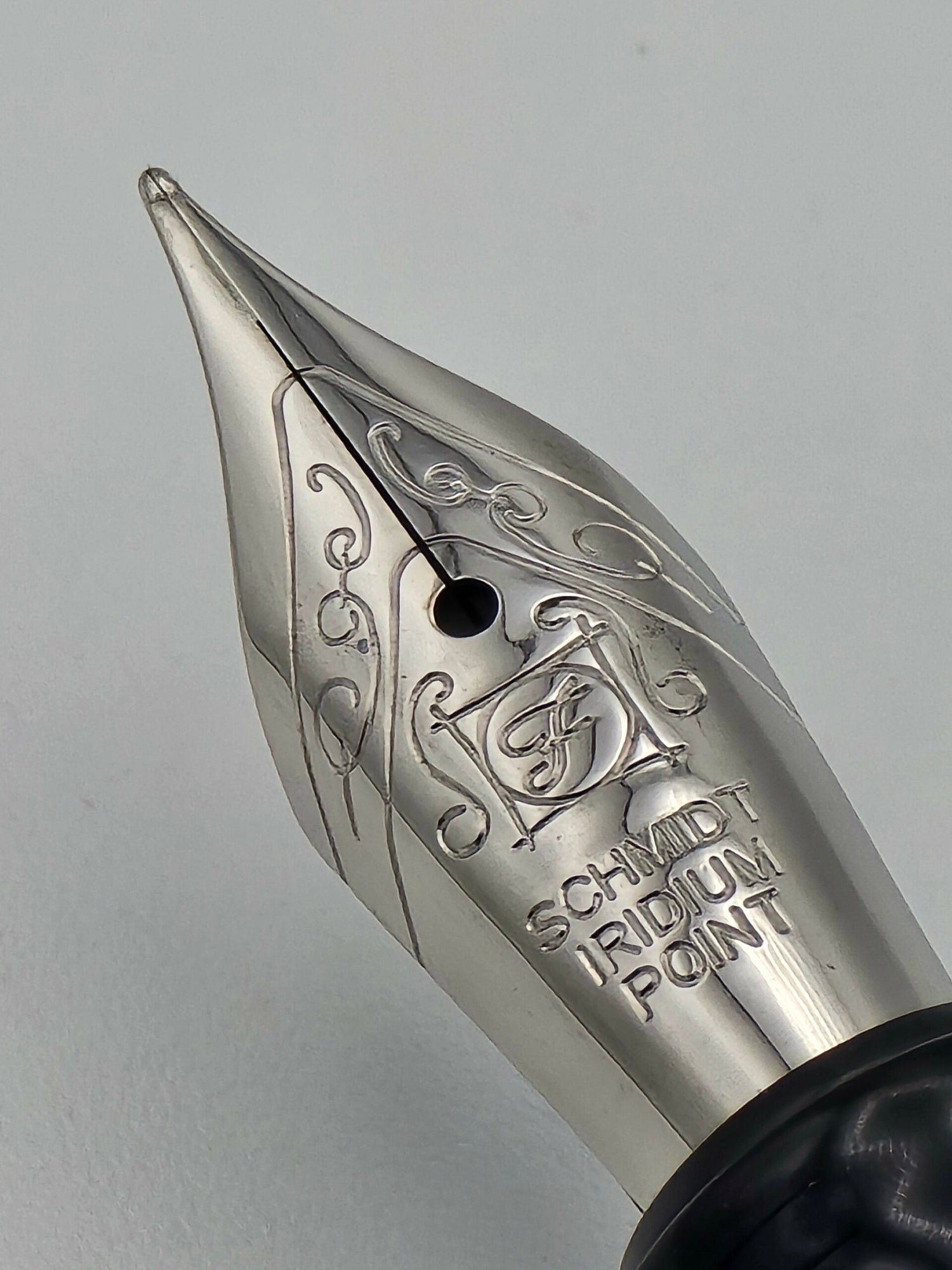 Benu Euphoria Vodka on the Rocks - Fine Steel Nib