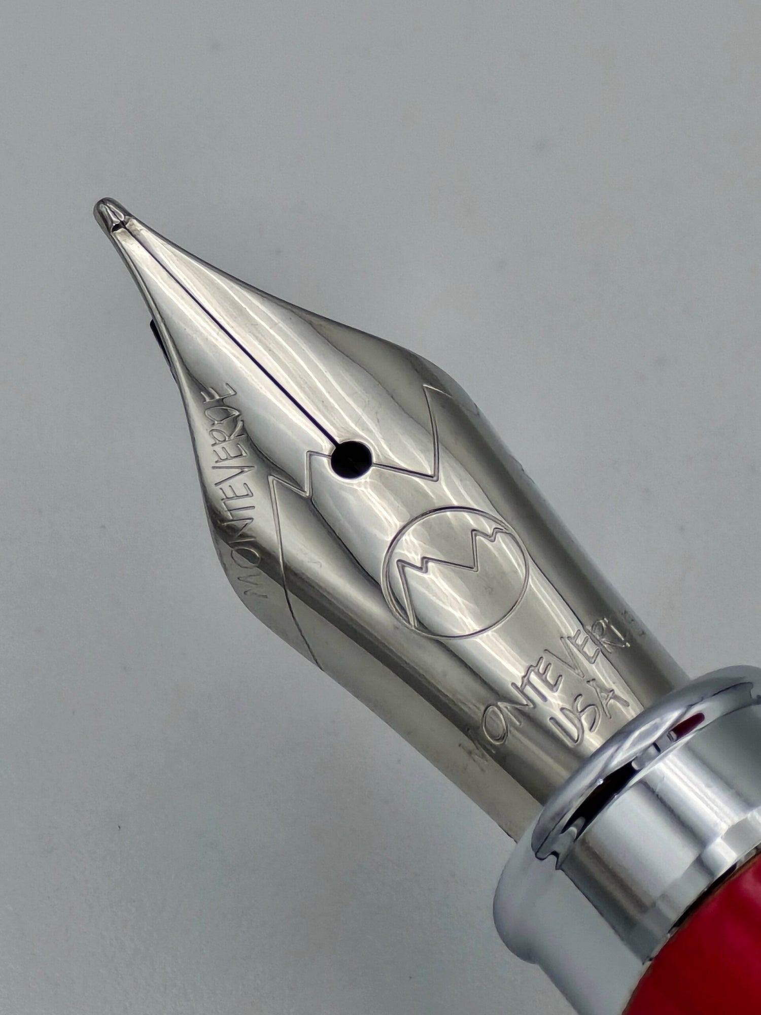 Monteverde Innova Viva Magenta 2023 Color of the Year - Fine Steel Nib