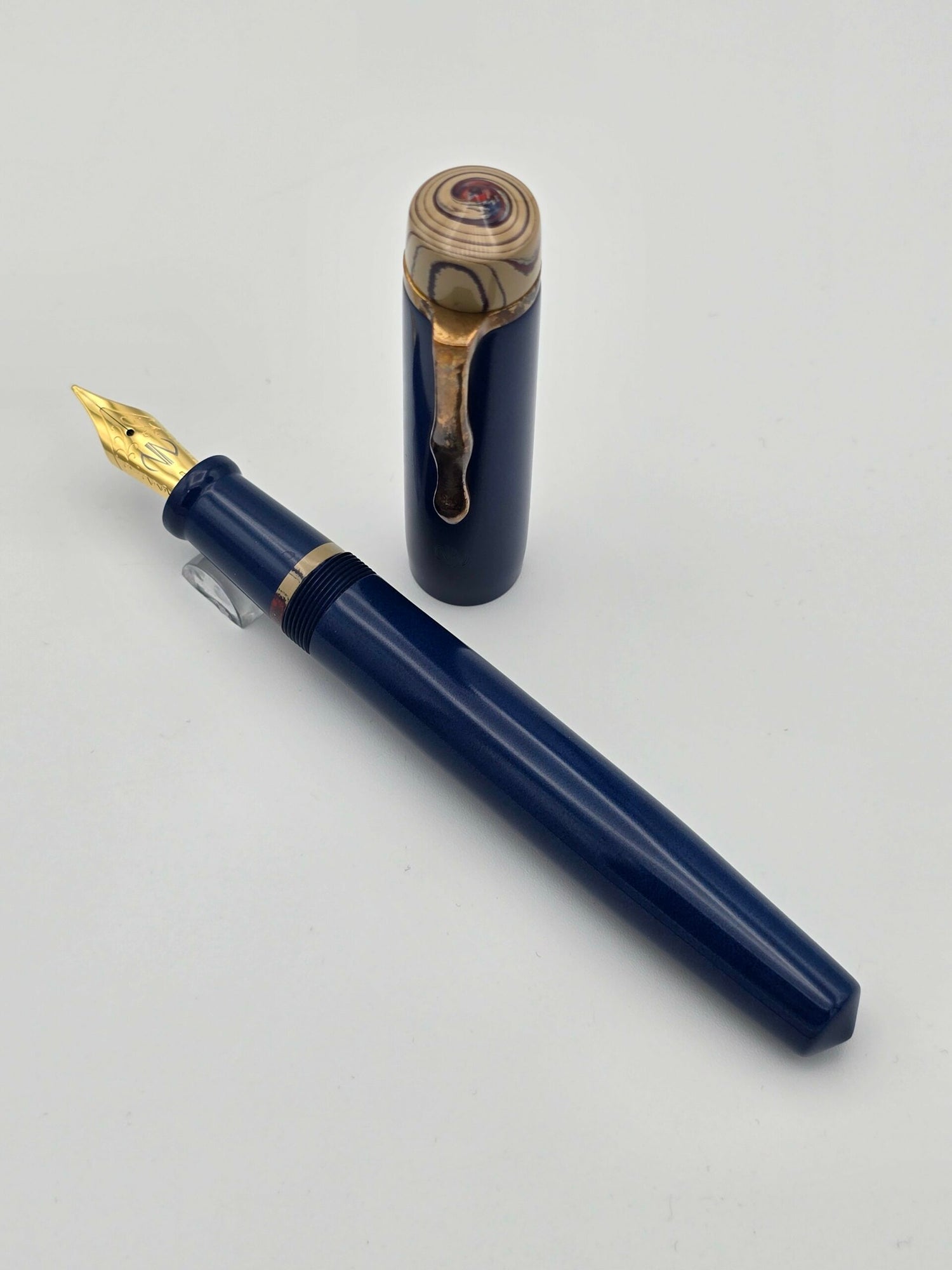 Newton Pens Knickerbocker Blue - Broad Steel Nib