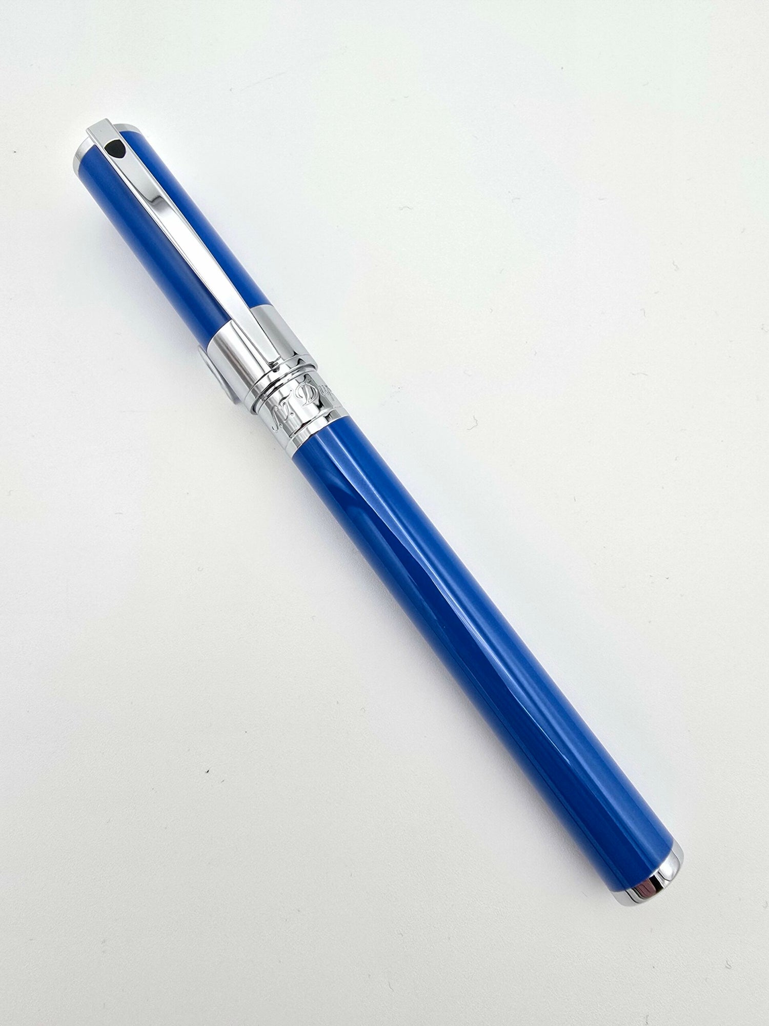 ST Dupont D Initial Blue - Medium Steel Nib