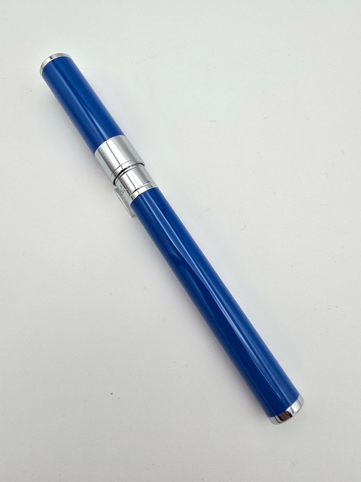 ST Dupont D Initial Blue - Medium Steel Nib