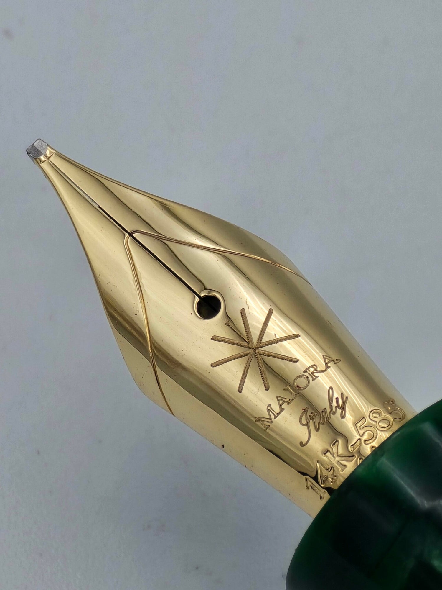 Maiora Alpha Smeraldo LE 8/38 - 14k 1.1 Stub Nib