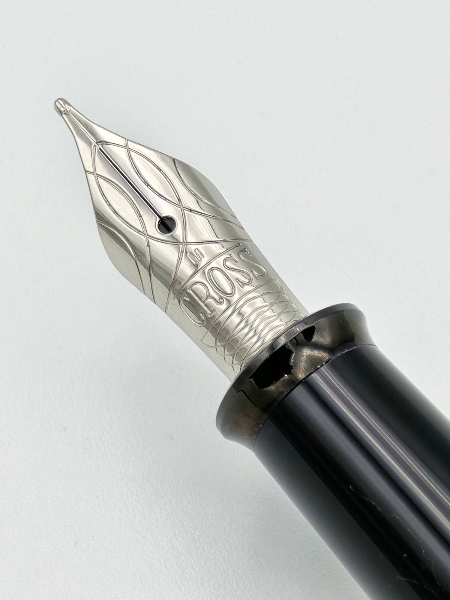 Cross Townsend Micro Knurl Green - Medium Steel Nib