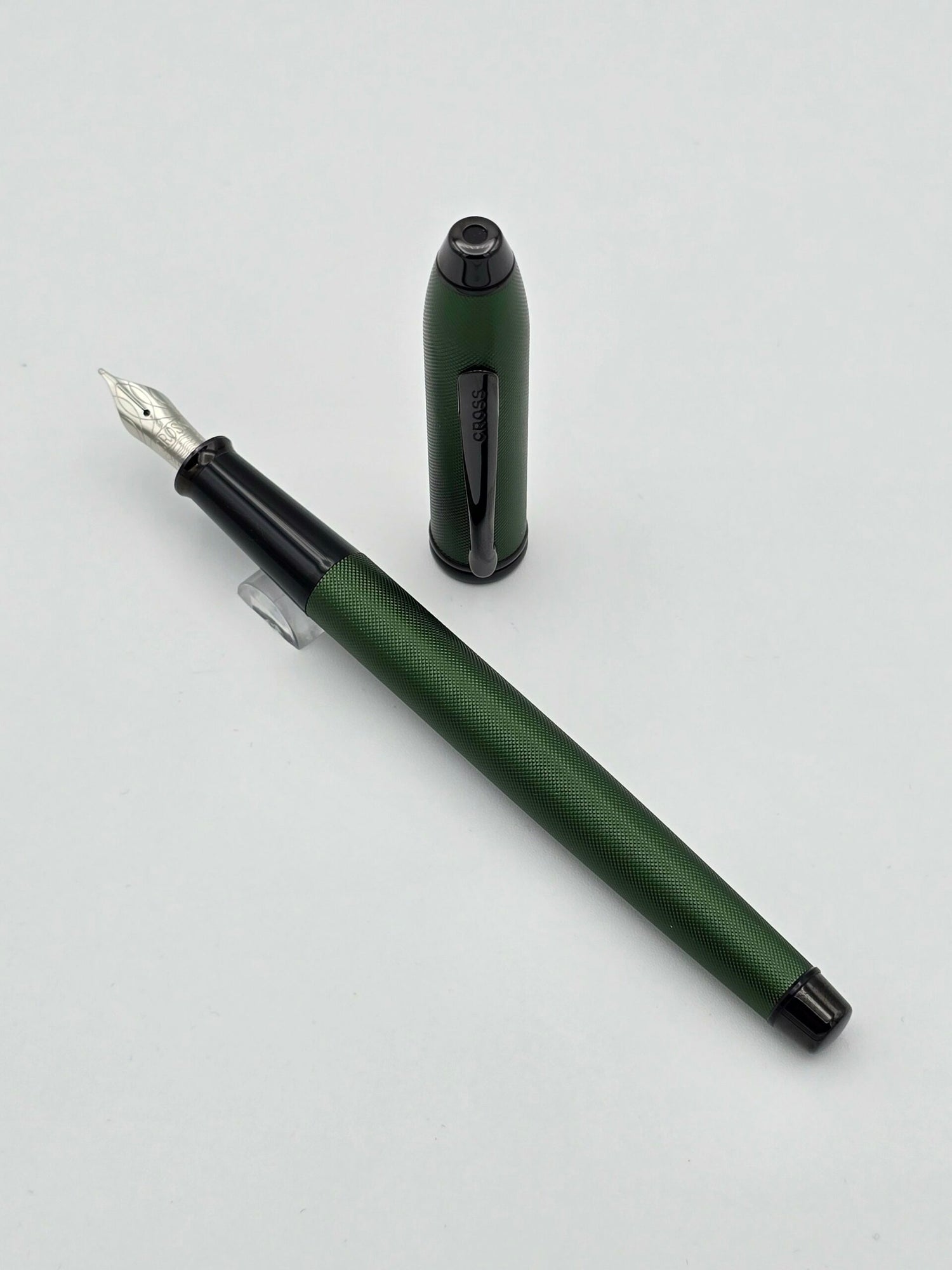 Cross Townsend Micro Knurl Green - Medium Steel Nib