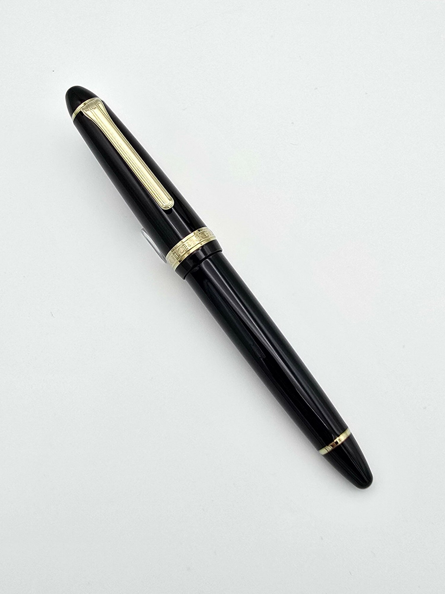 Sailor 1911S Black & Gold - 14k Fine Nib
