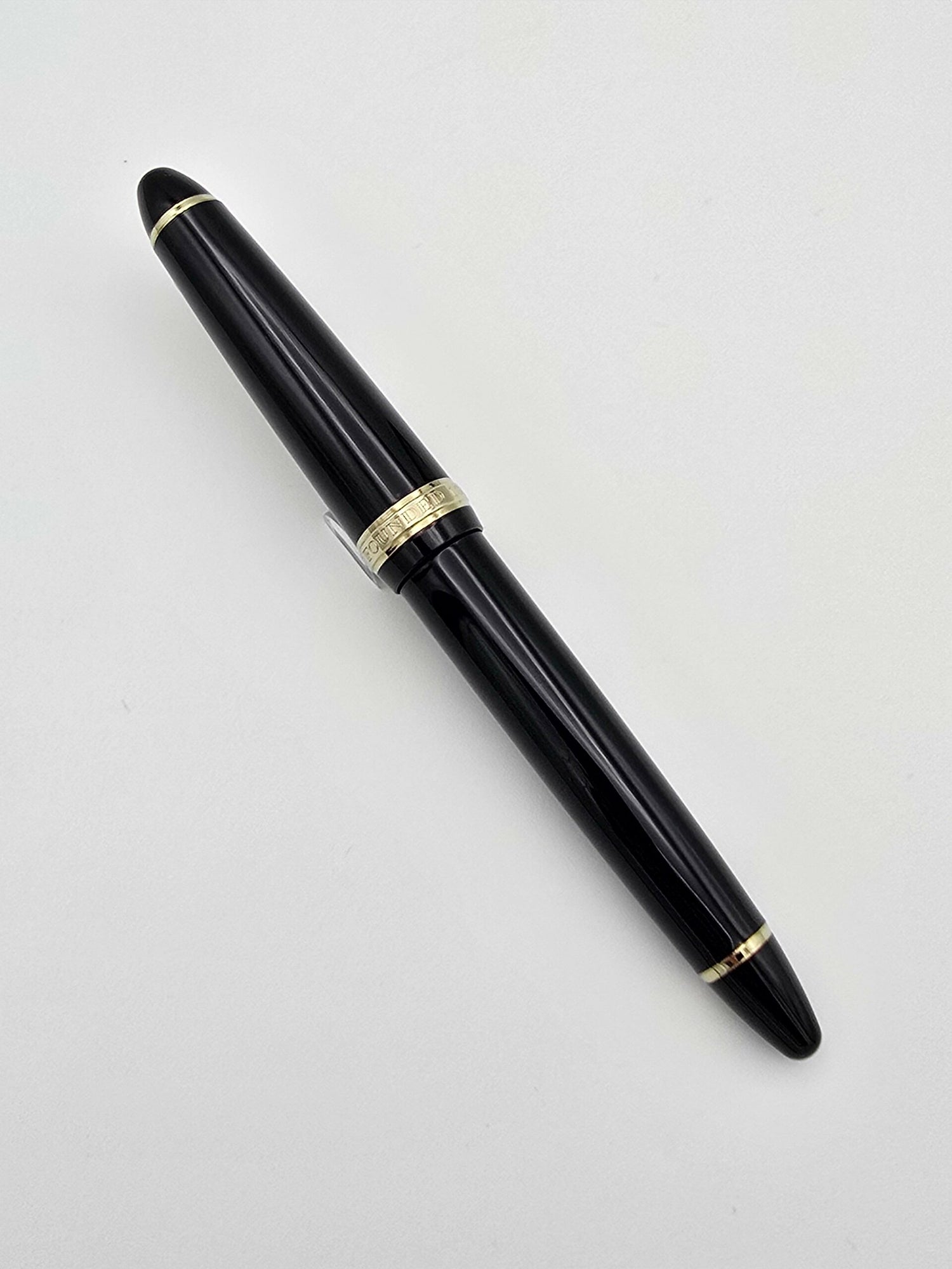Sailor 1911S Black & Gold - 14k Fine Nib