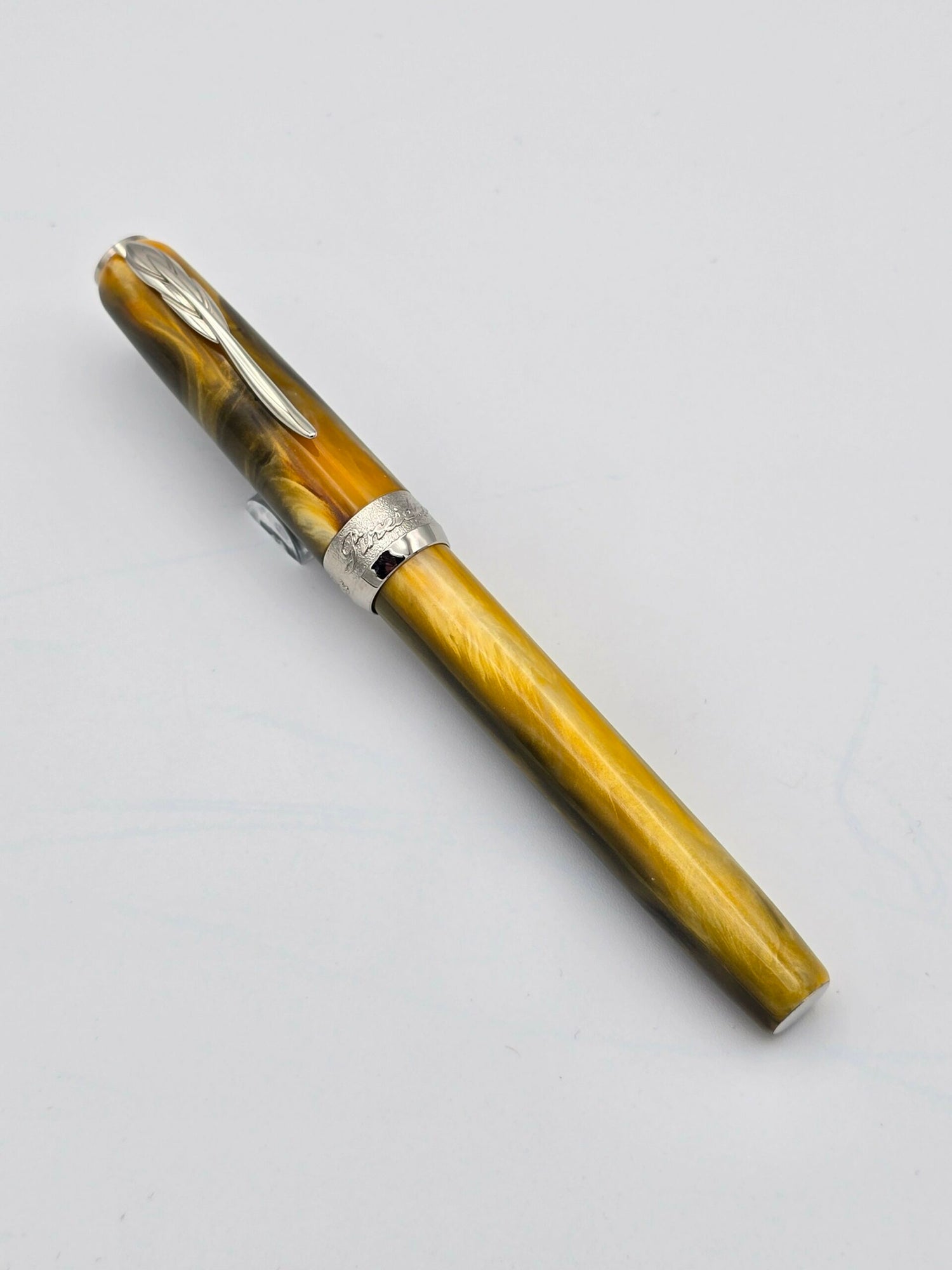 Pineider La Grande Bellezza Tiger Eye Yellow - 14k Broad Nib