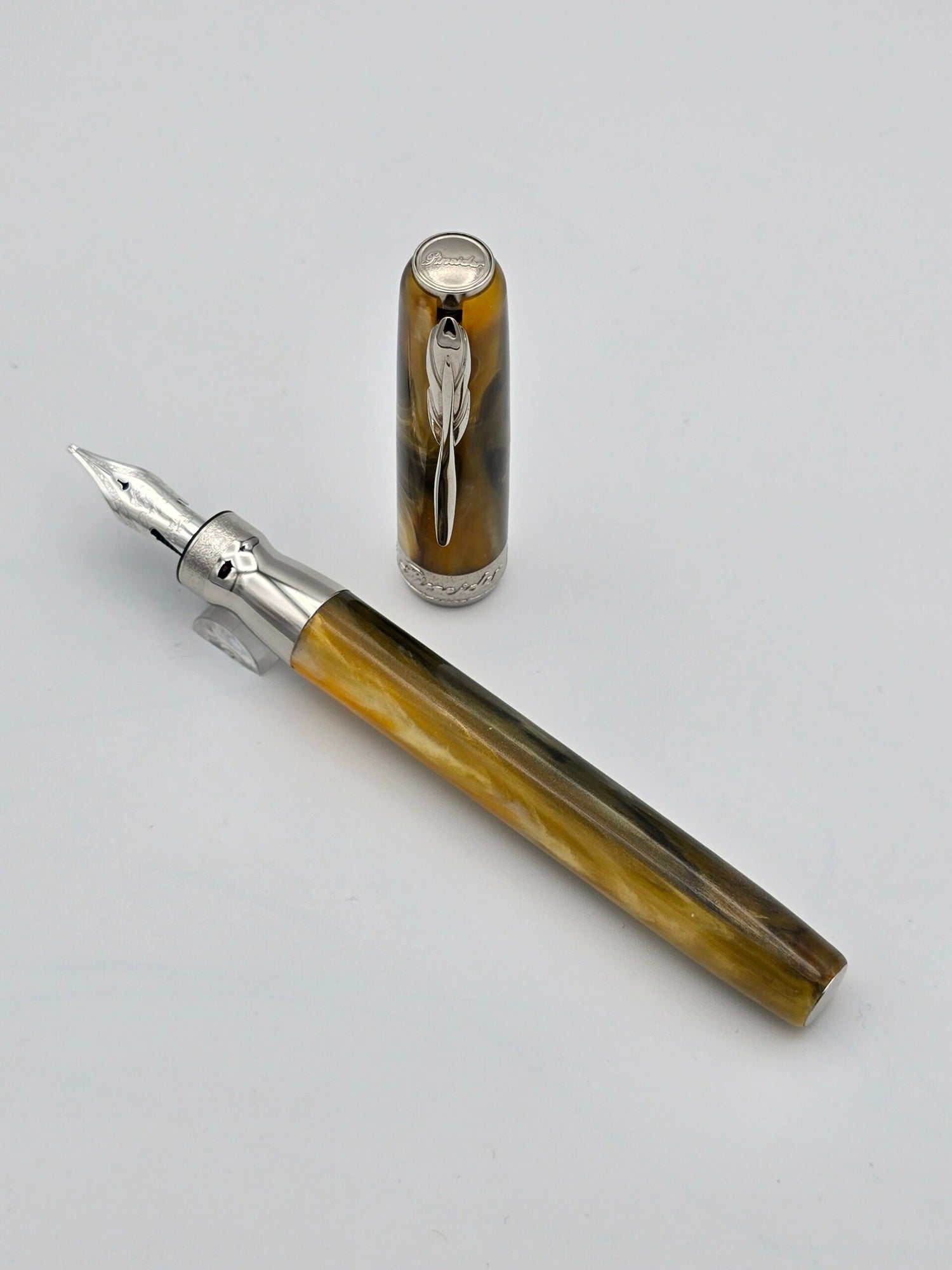 Pineider La Grande Bellezza Tiger Eye Yellow - 14k Broad Nib