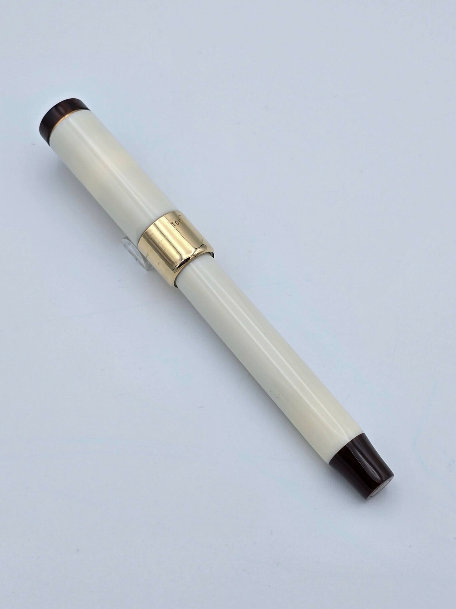 Bexley Creme Deluxe LE 67/250 - 14k Broad Nib