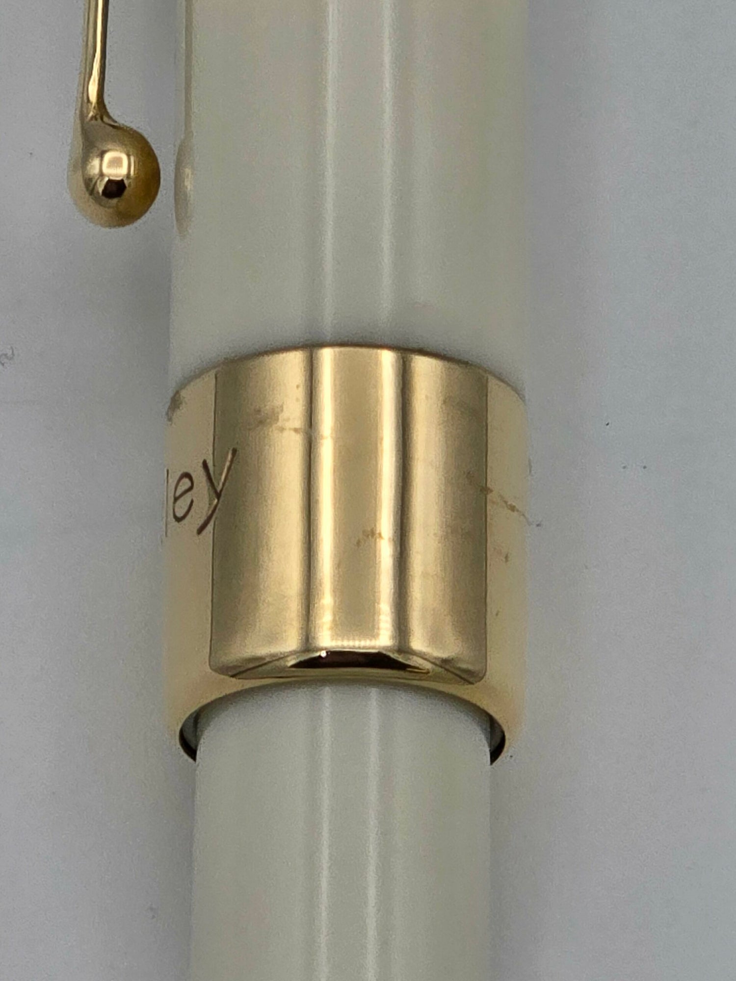 Bexley Creme Deluxe LE 67/250 - 14k Broad Nib