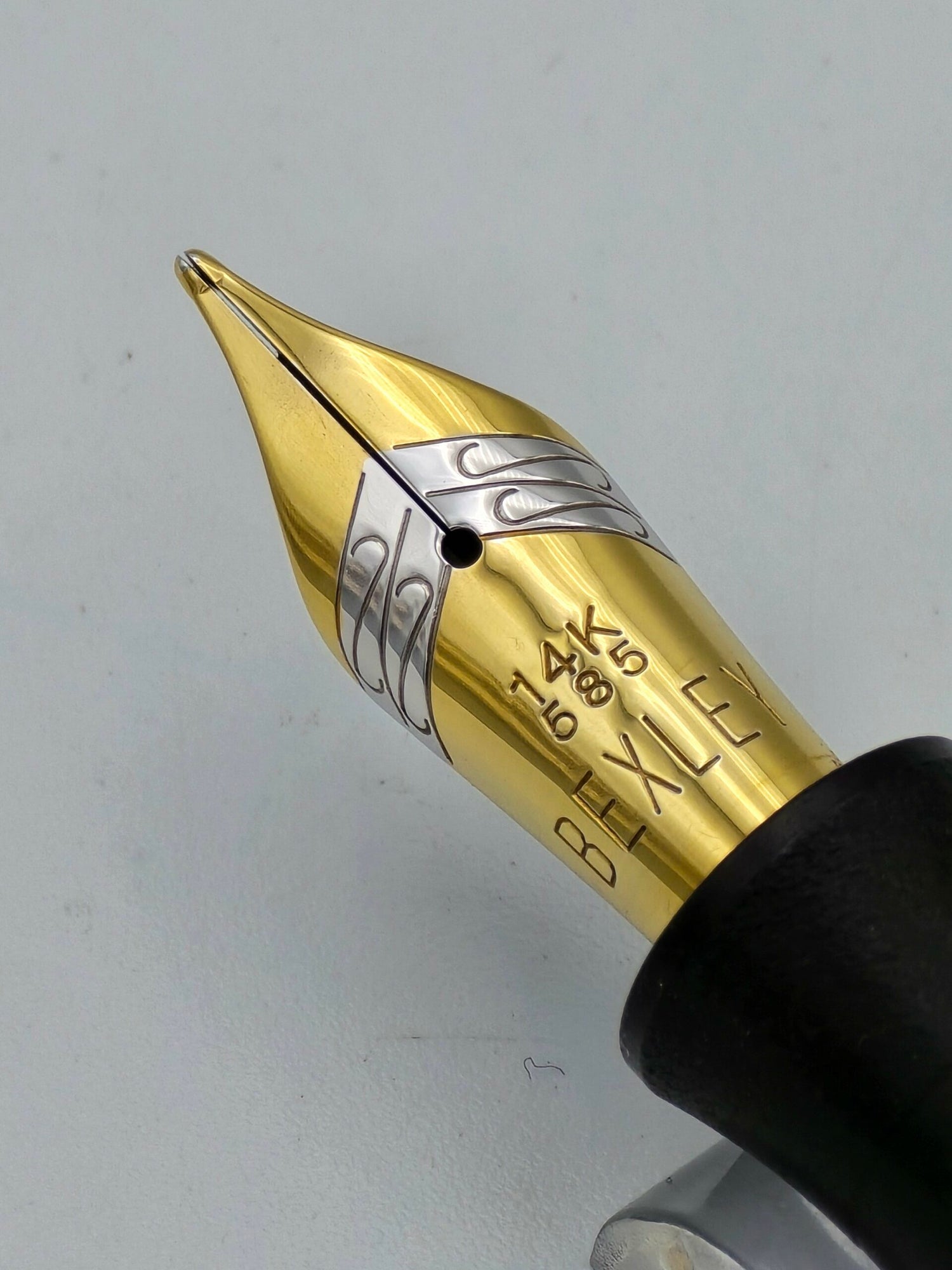 Bexley Creme Deluxe LE 67/250 - 14k Broad Nib