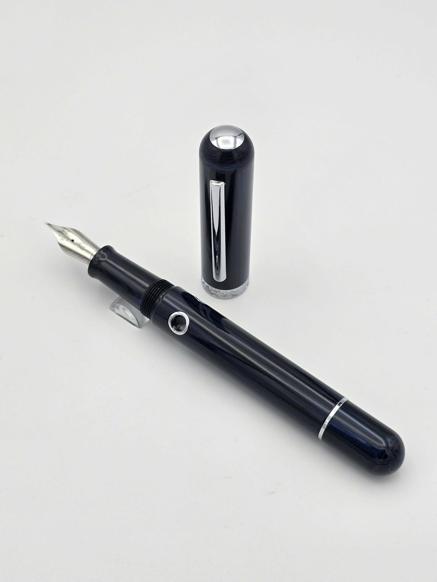 Nahvalur Nautilus Mylandia Blue - Fine Steel Nib