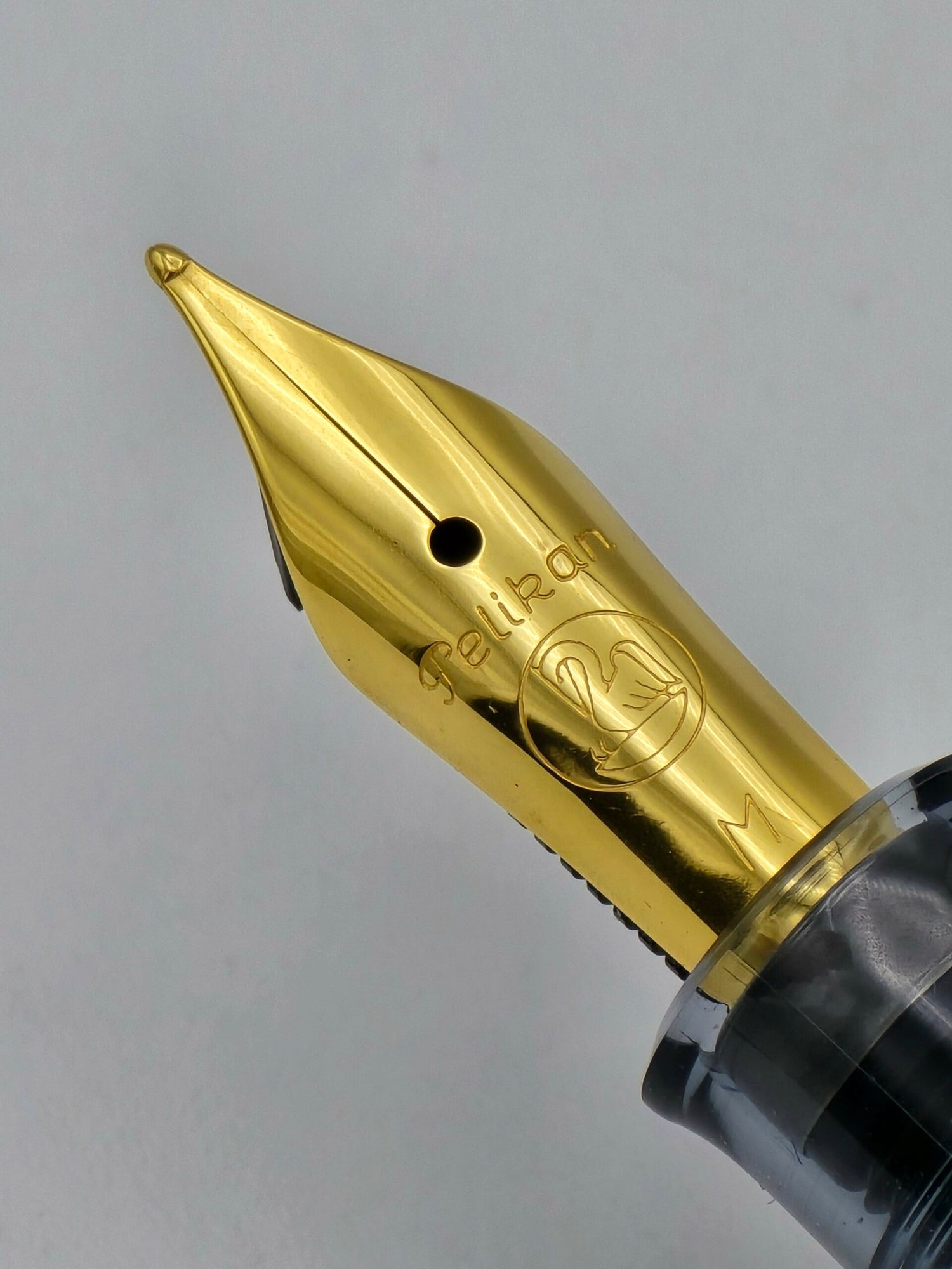 Pelikan M200 Anthracite - Medium Steel Nib