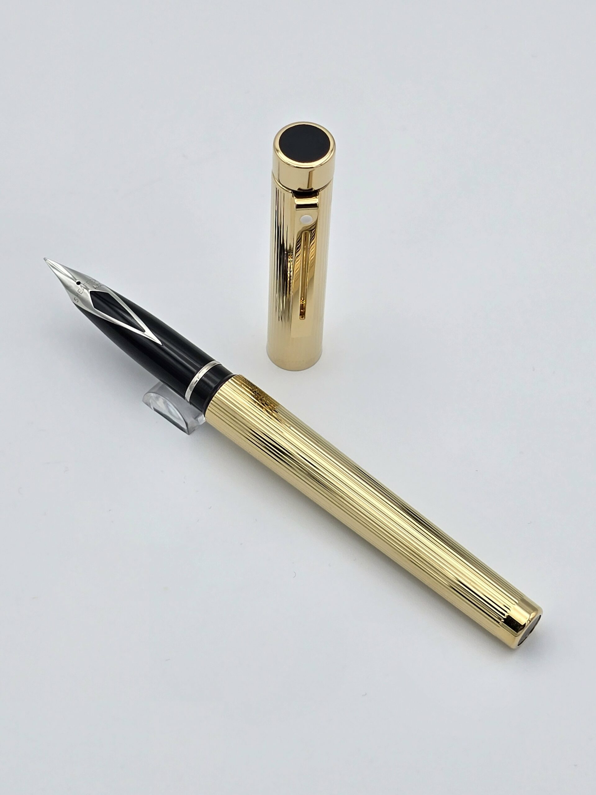 Sheaffer Targa 1005 Gold Flute - 14k Fine Nib - Pen Realm