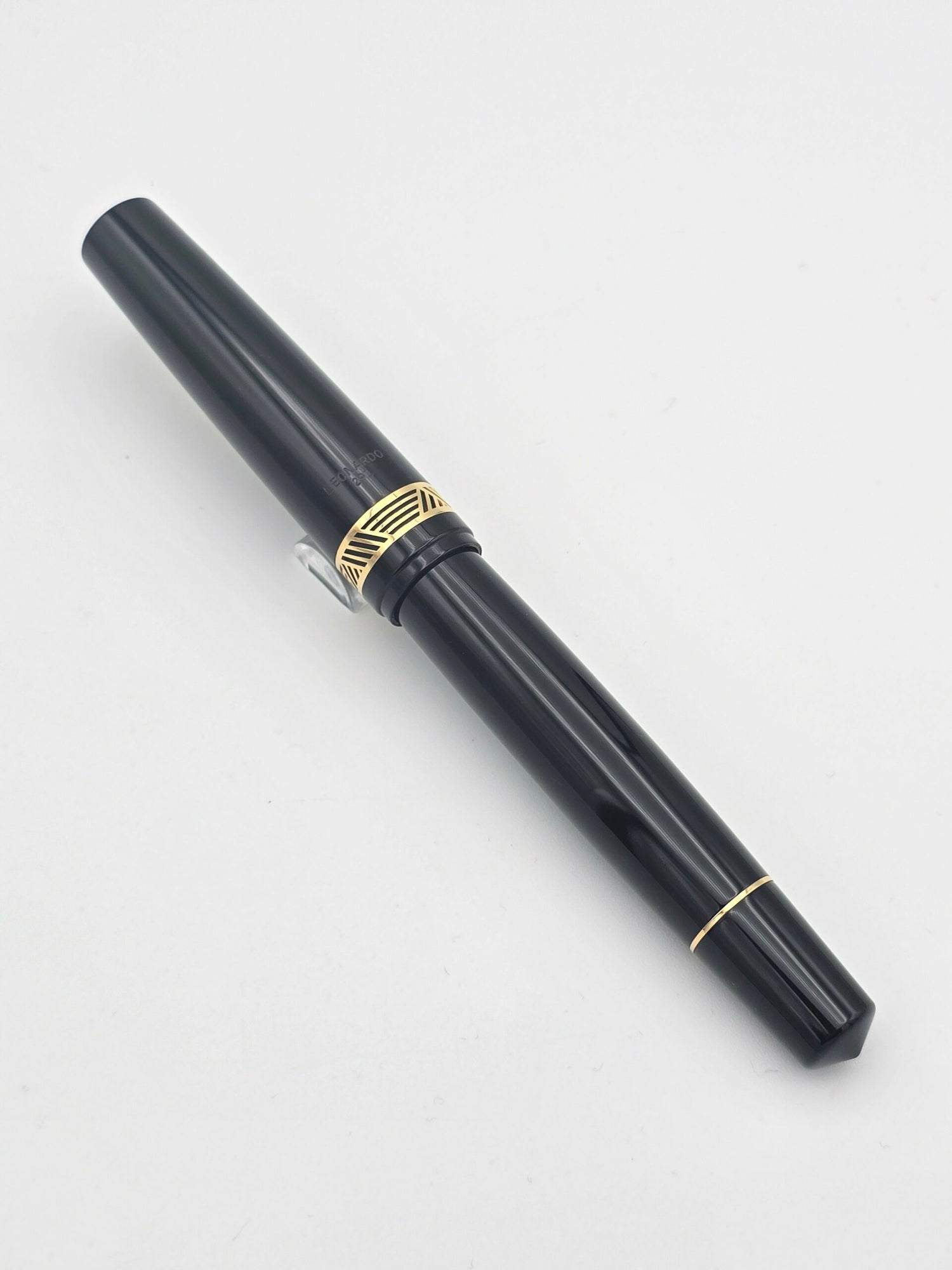 Leonardo Magico Glossy Black - Medium Steel Nib