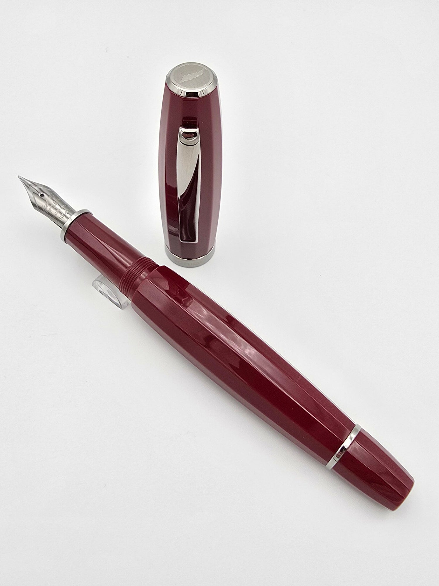 Scribo Feel Amarena - 14k Flex Extra Fine Nib