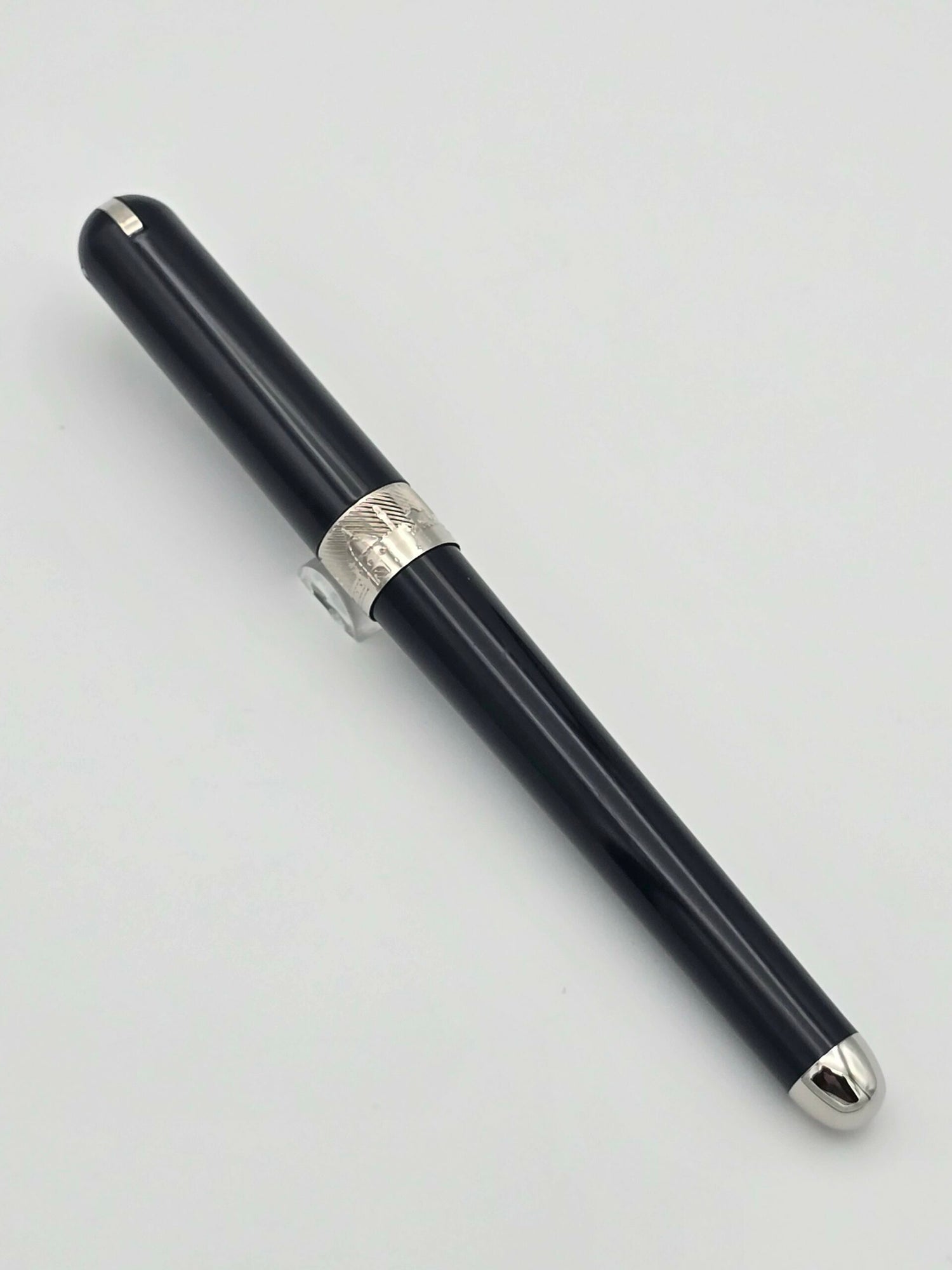 Pineider Avatar Black - Medium Steel Nib