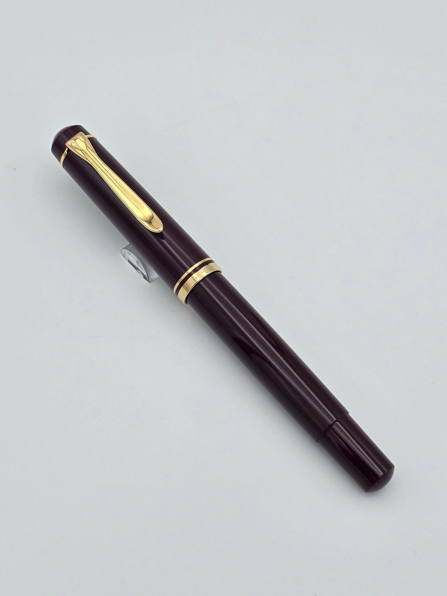 Pelikan M250 Pre 97' Burgundy - 14C Medium Nib