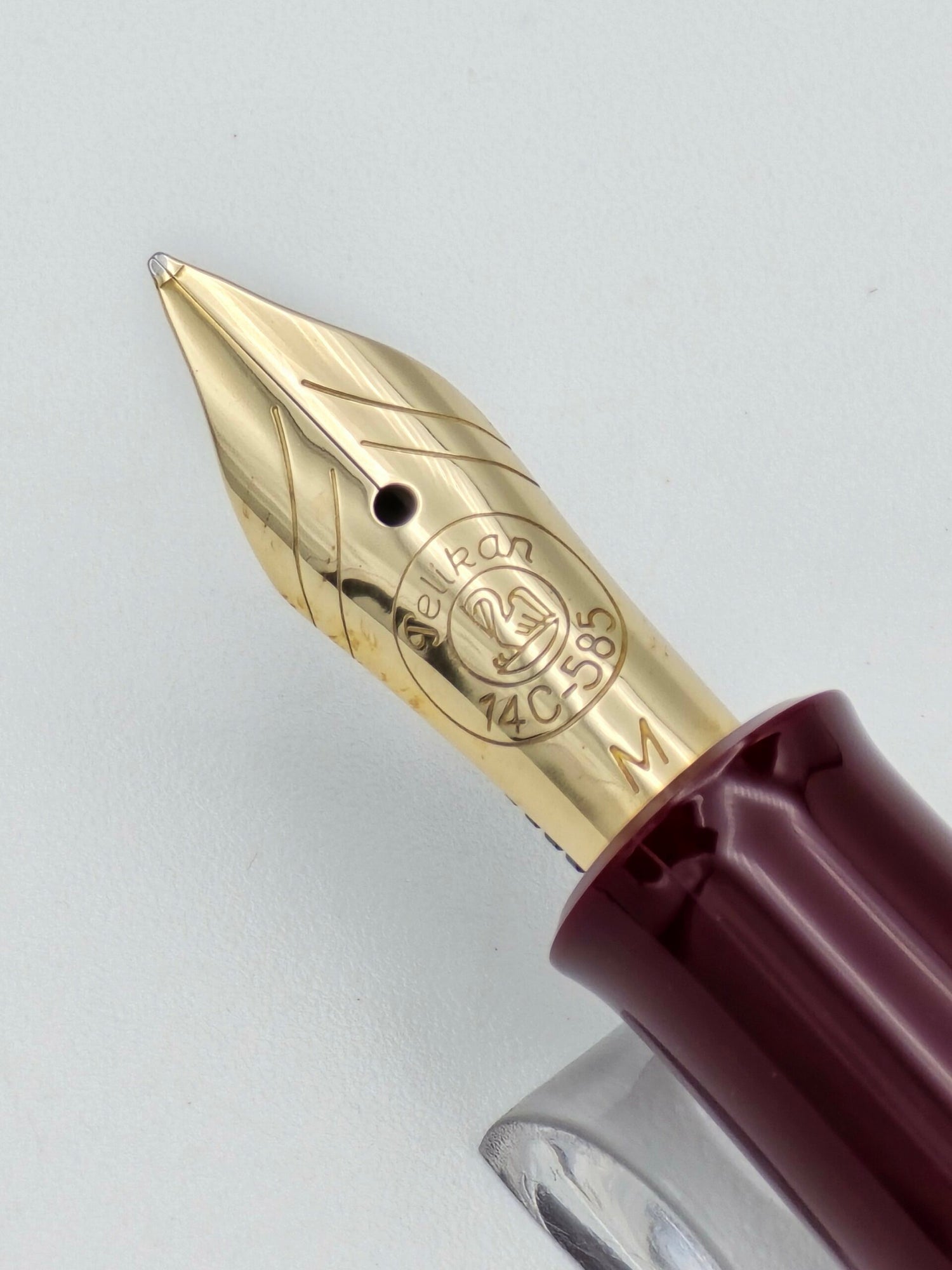 Pelikan M250 Pre 97' Burgundy - 14C Medium Nib