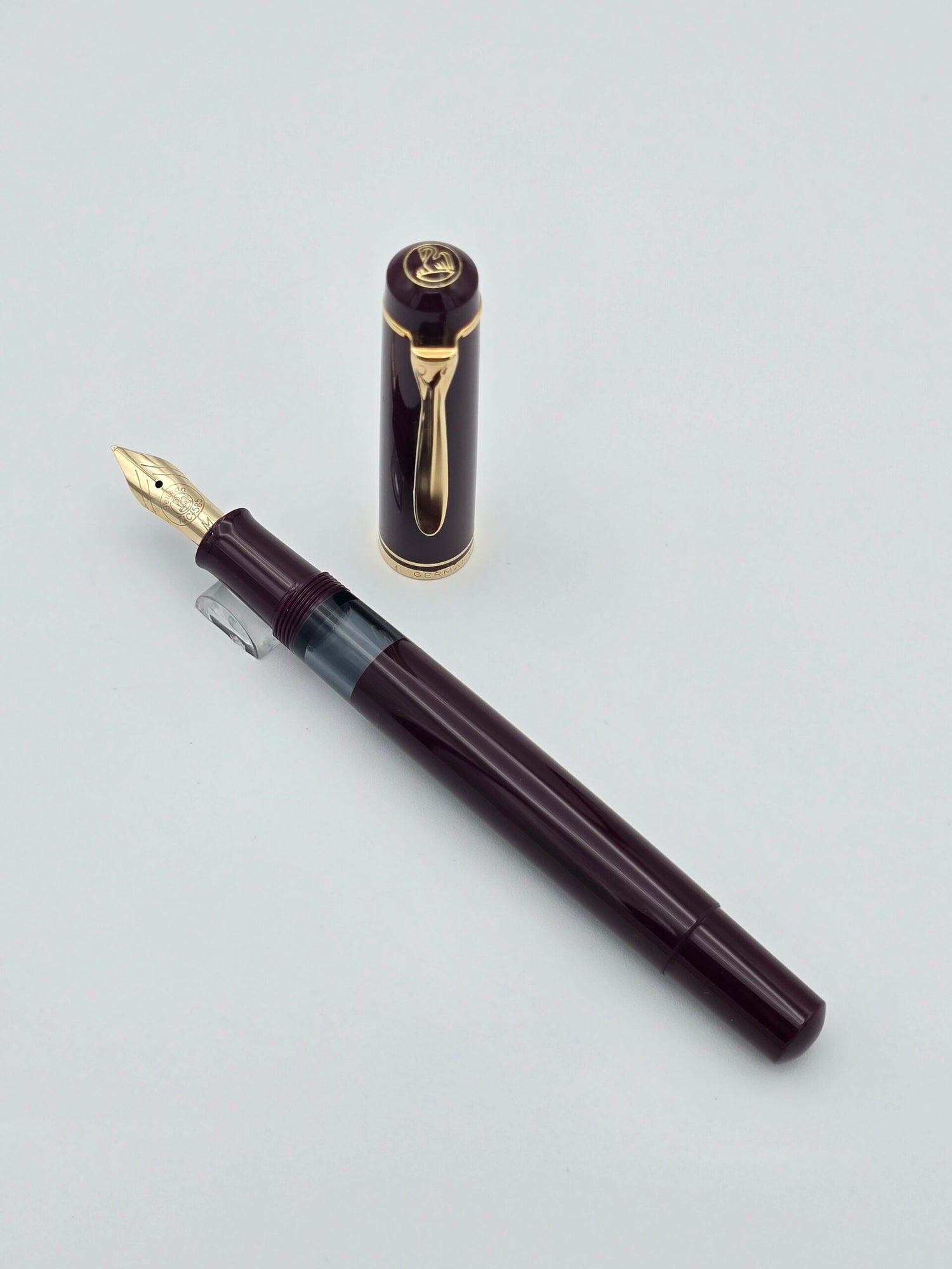 Pelikan M250 Pre 97' Burgundy - 14C Medium Nib
