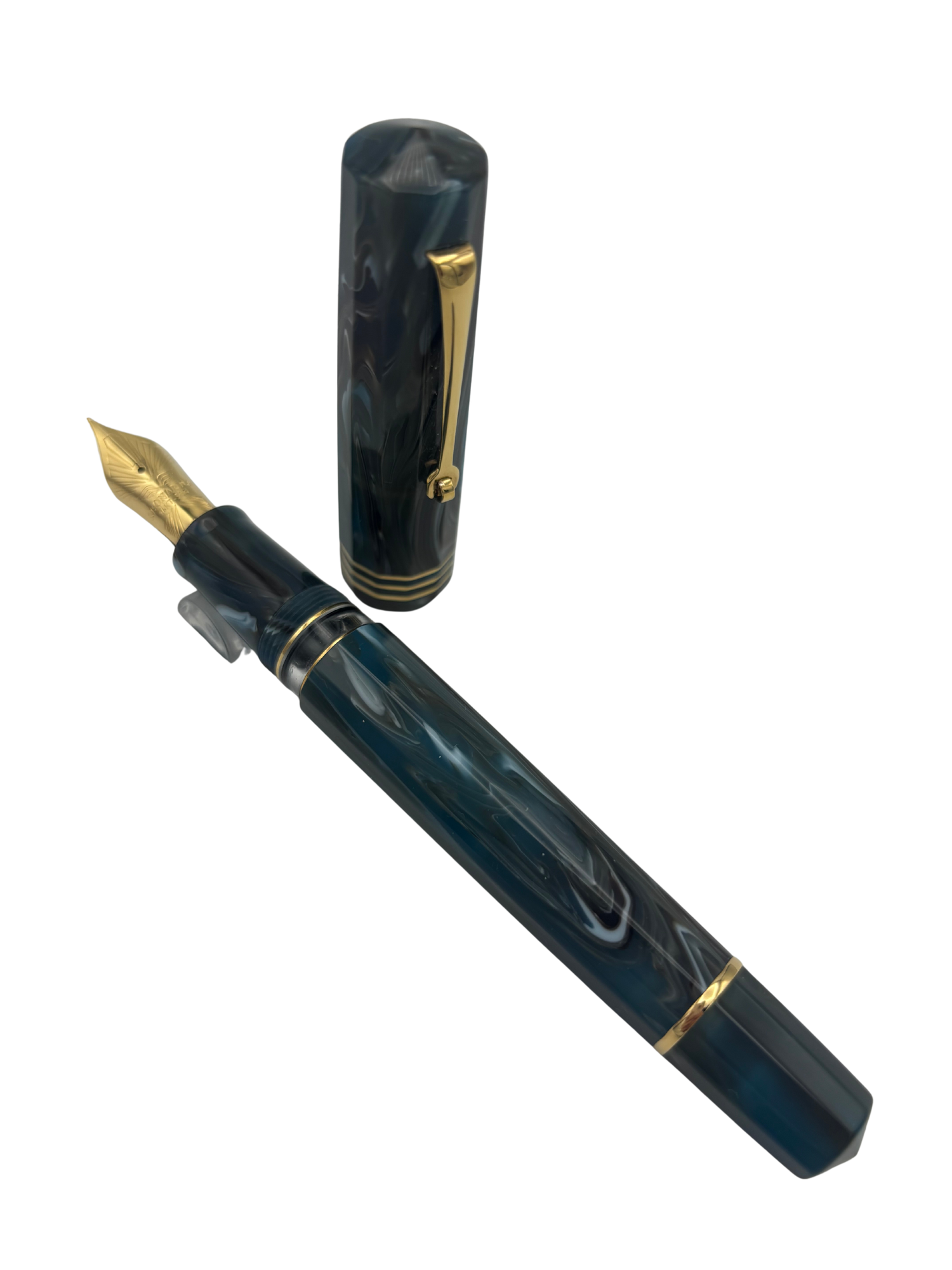 Leonardo Dodici Magmatica - 14k Medium Nib - Pre-Owned