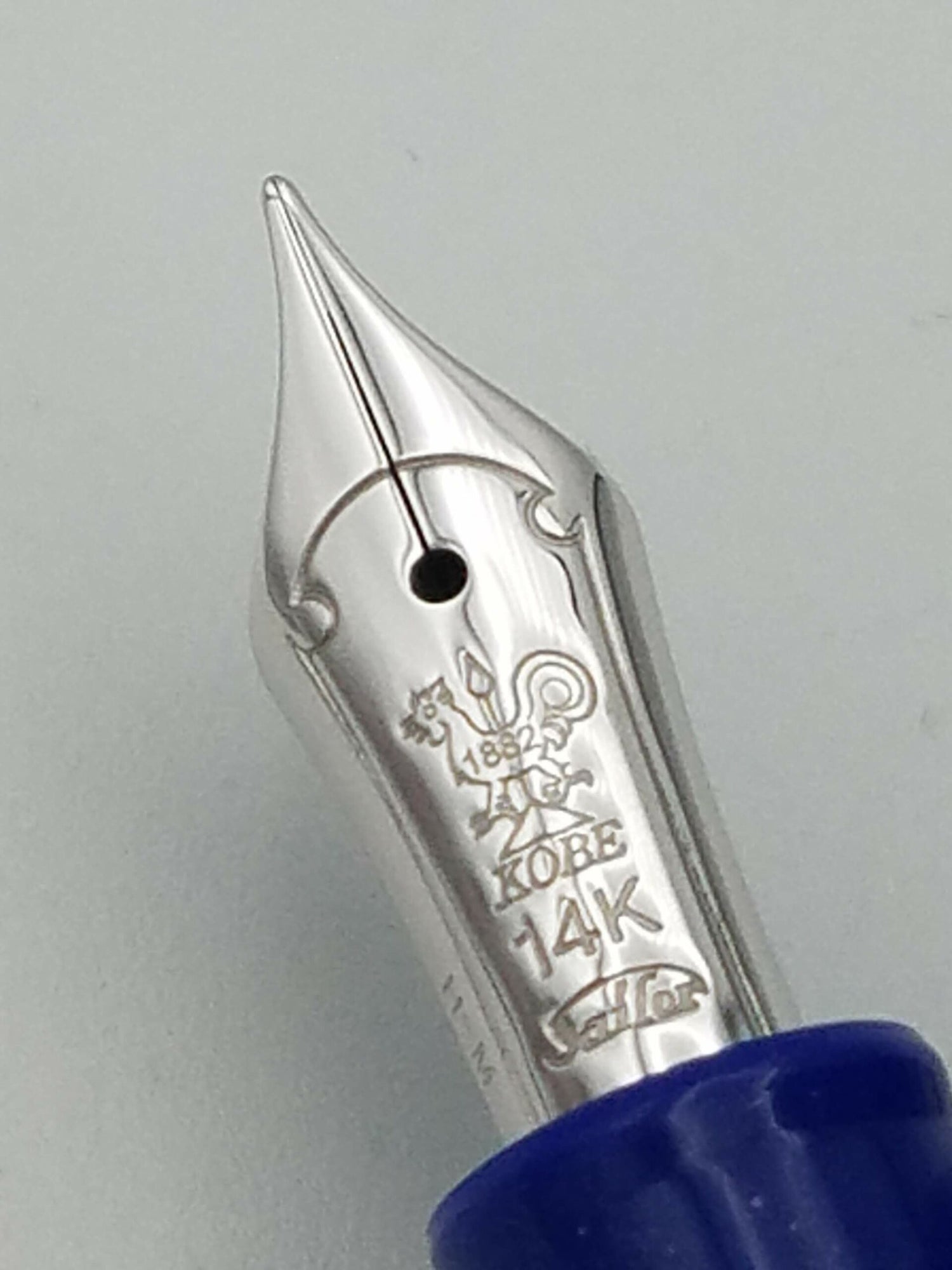 Sailor Pro Gear Slim LE Maya Lapis 19/150 - 14k Medium Nib