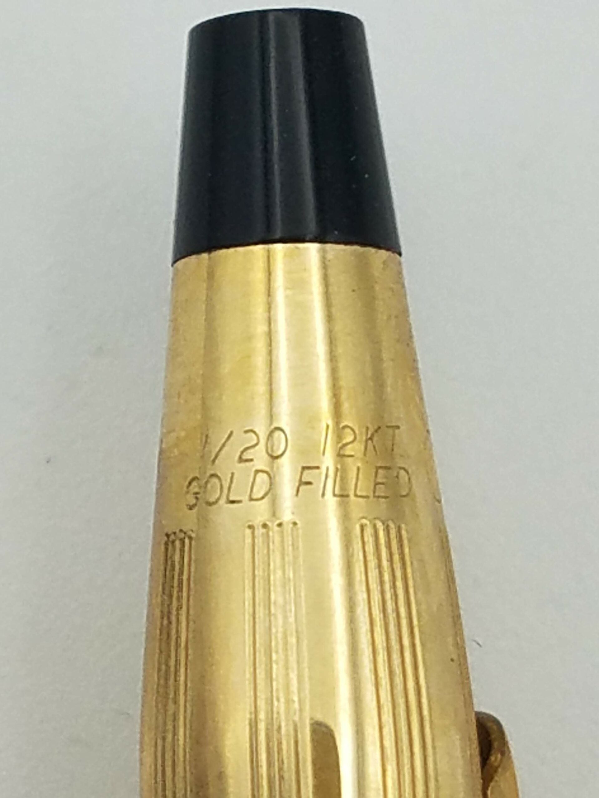 ゴールドの鉛筆です。 Cross Century 1/20 12k Gold Filled Mechanical Pencil - Pen Realm