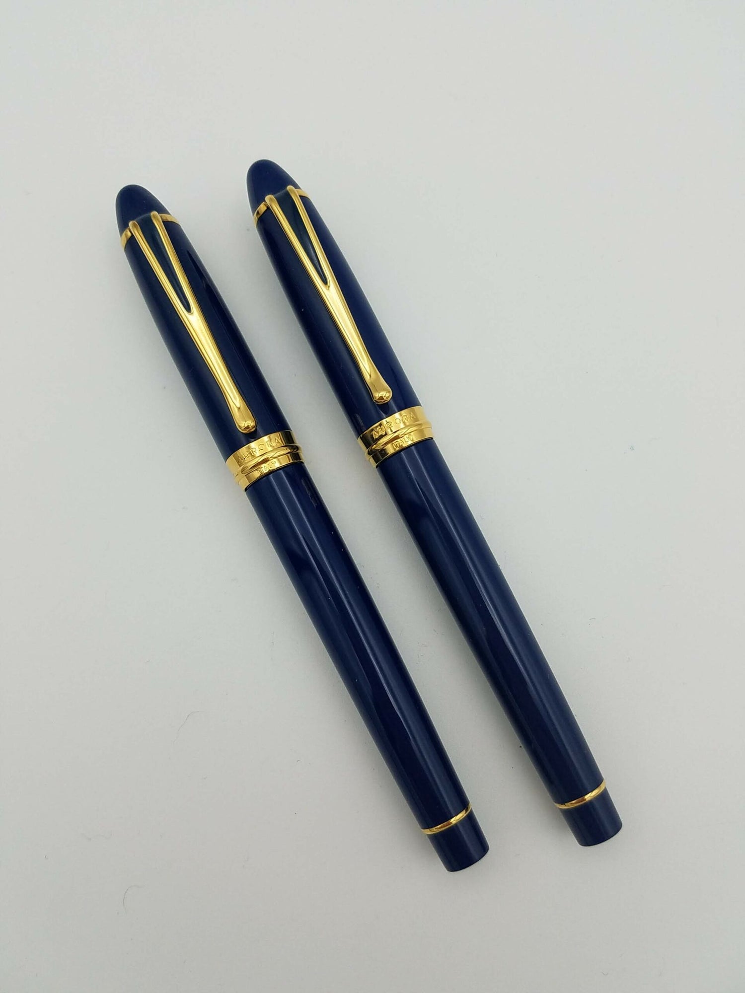 Aurora Ipsilon De Luxe Blue Resin B14B - Rollerball & Fountain Pen
