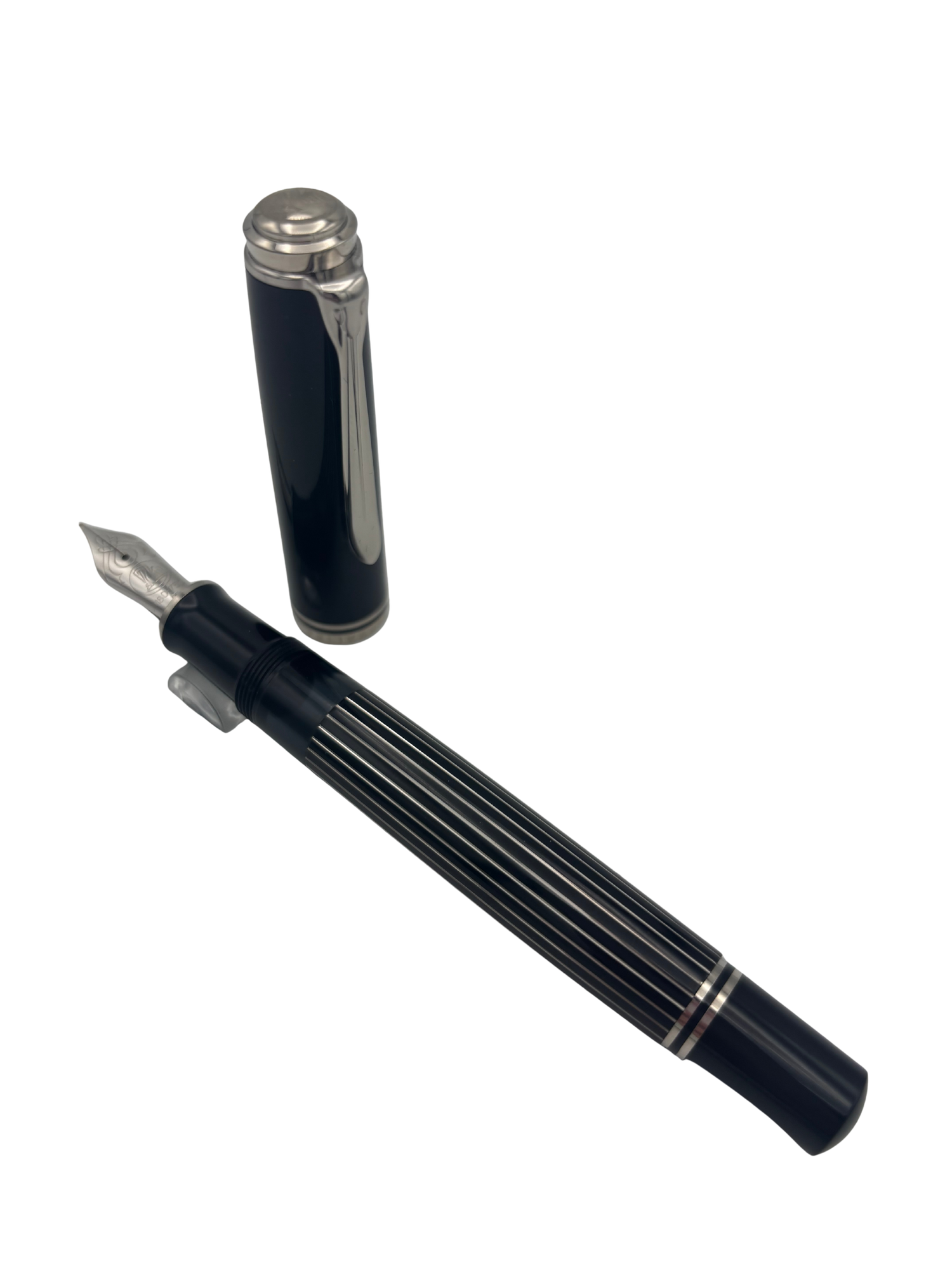 Pelikan Souveran M815 Metal Striped Special Edition - 18k Fine Cursive Smooth Italic Nib - Pre-Owned