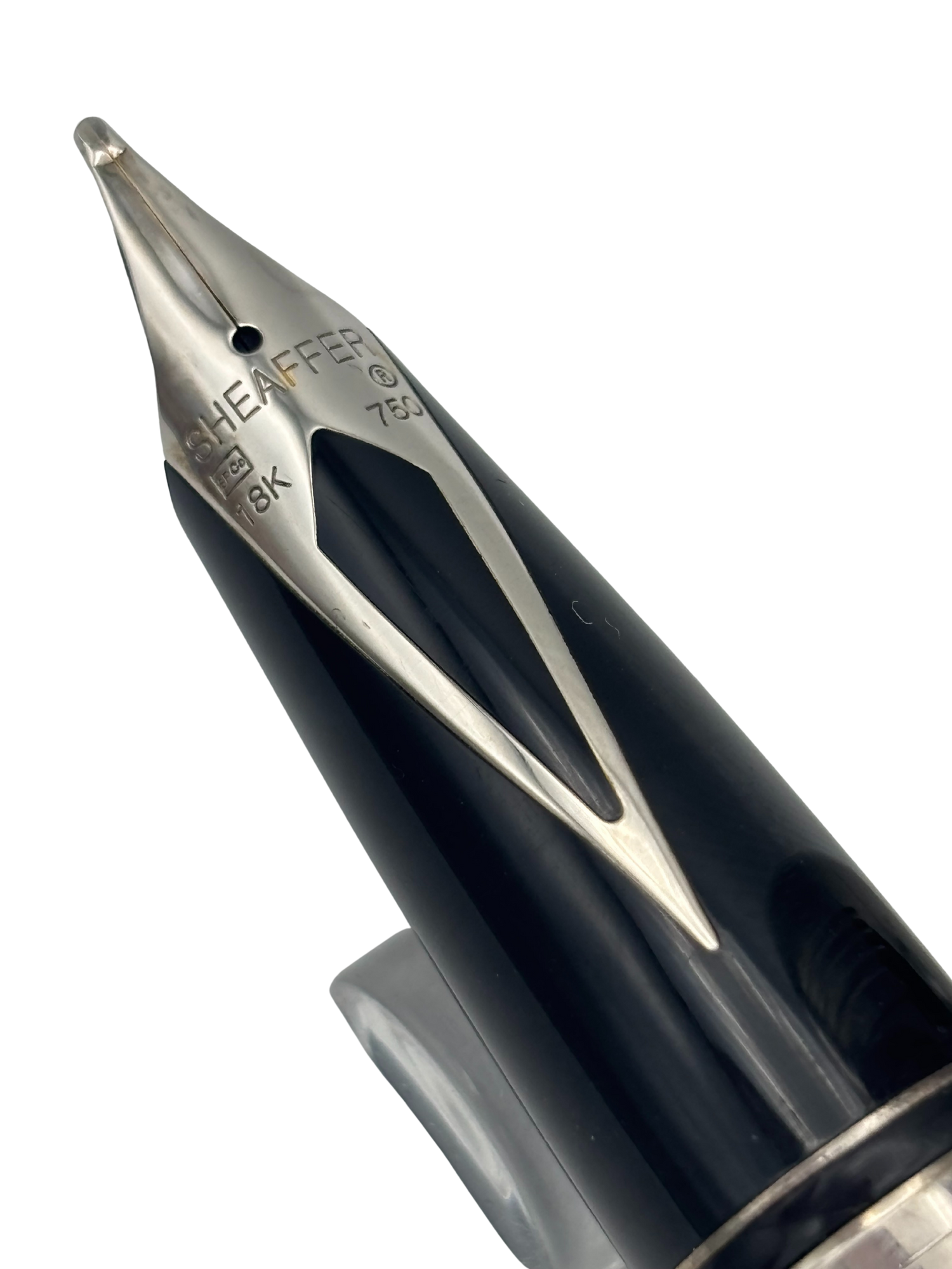 Sheaffer Legacy Heritage Deep Cut Palladium - 18k Broad Nib