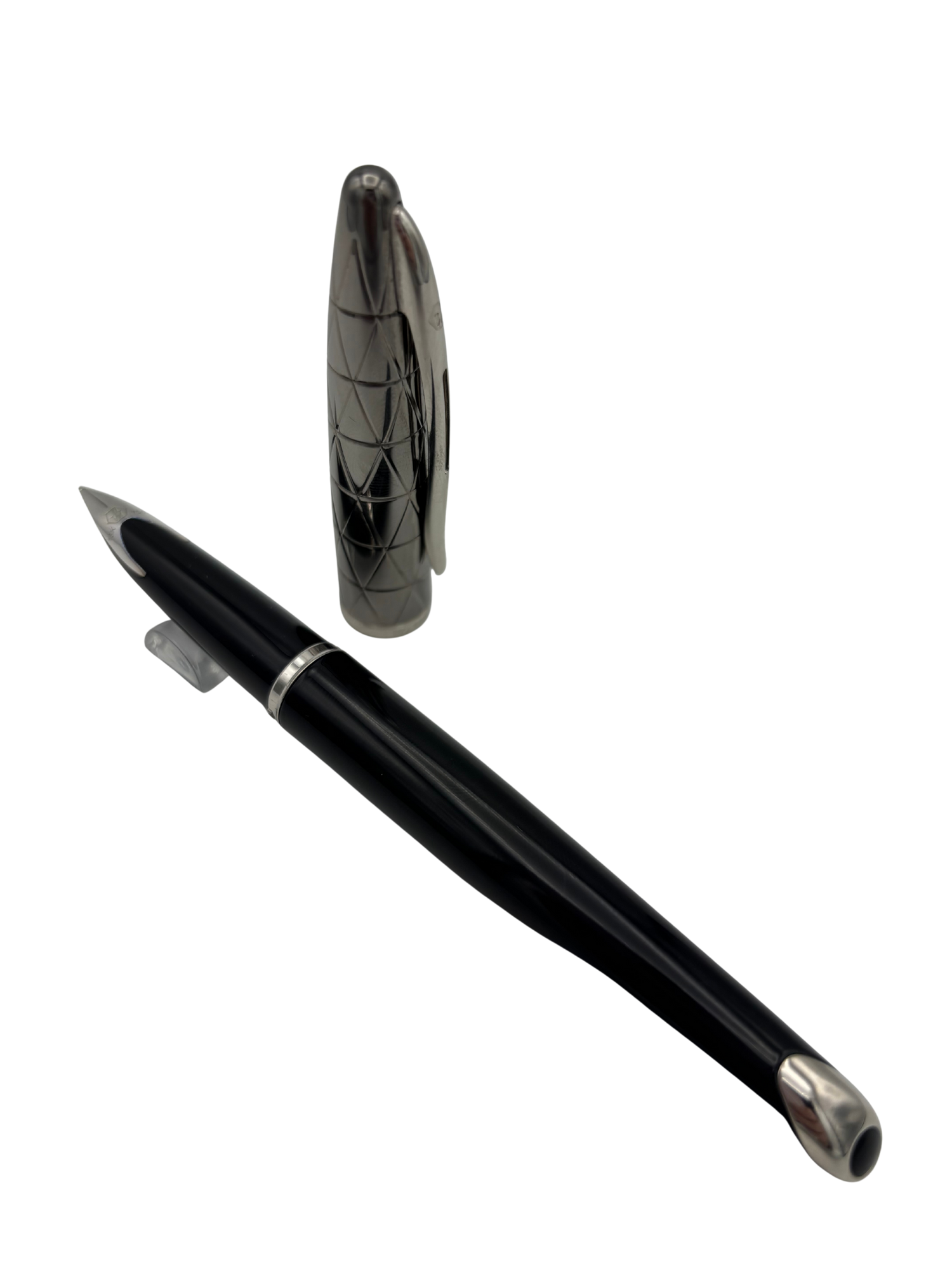 Waterman Carene Gunmetal - 18k Medium Nib