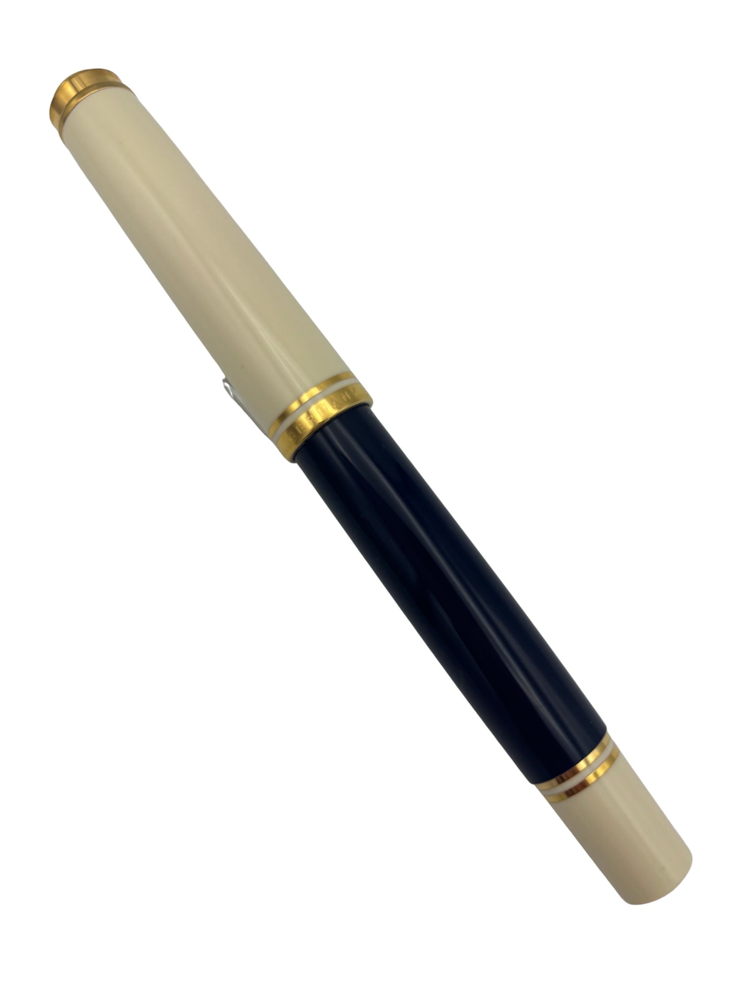 Pelikan M800 Cream Blue - 18C Fine Nib - Pre-Owned