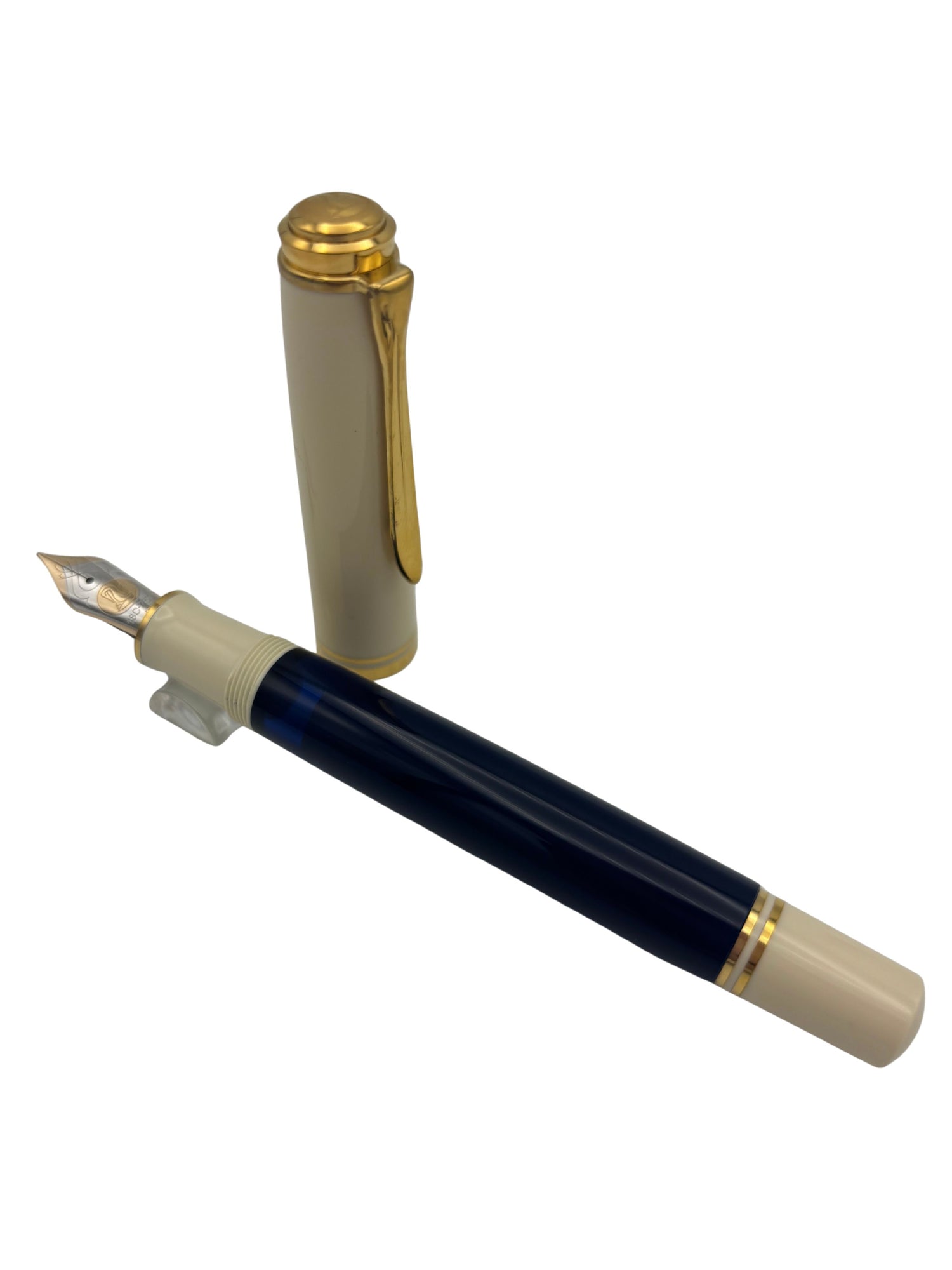 Pelikan M800 Cream Blue - 18C Fine Nib - Pre-Owned