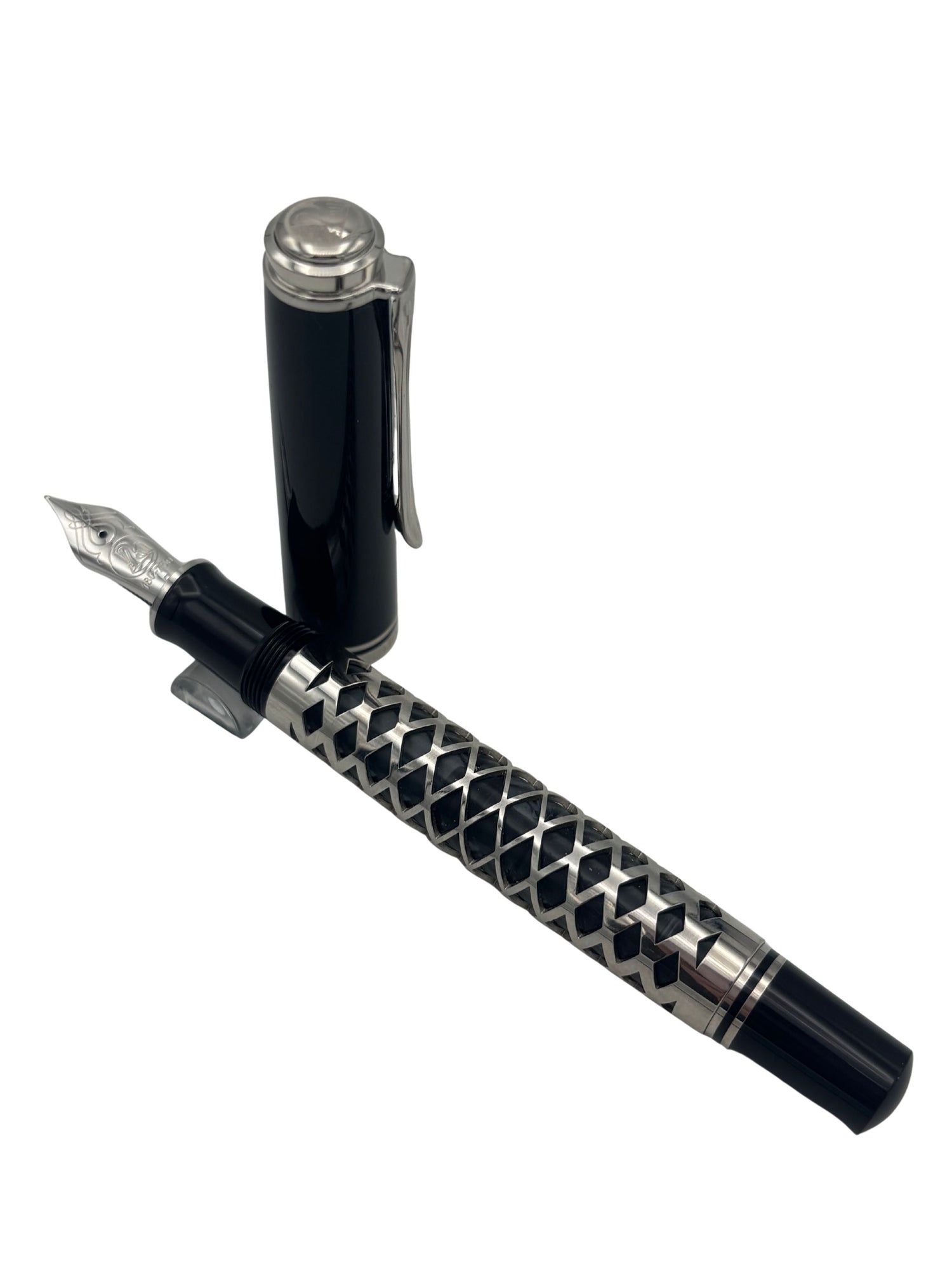 Pelikan M805 Metal Sleeve - 18k Fine Nib - Pre-Owned