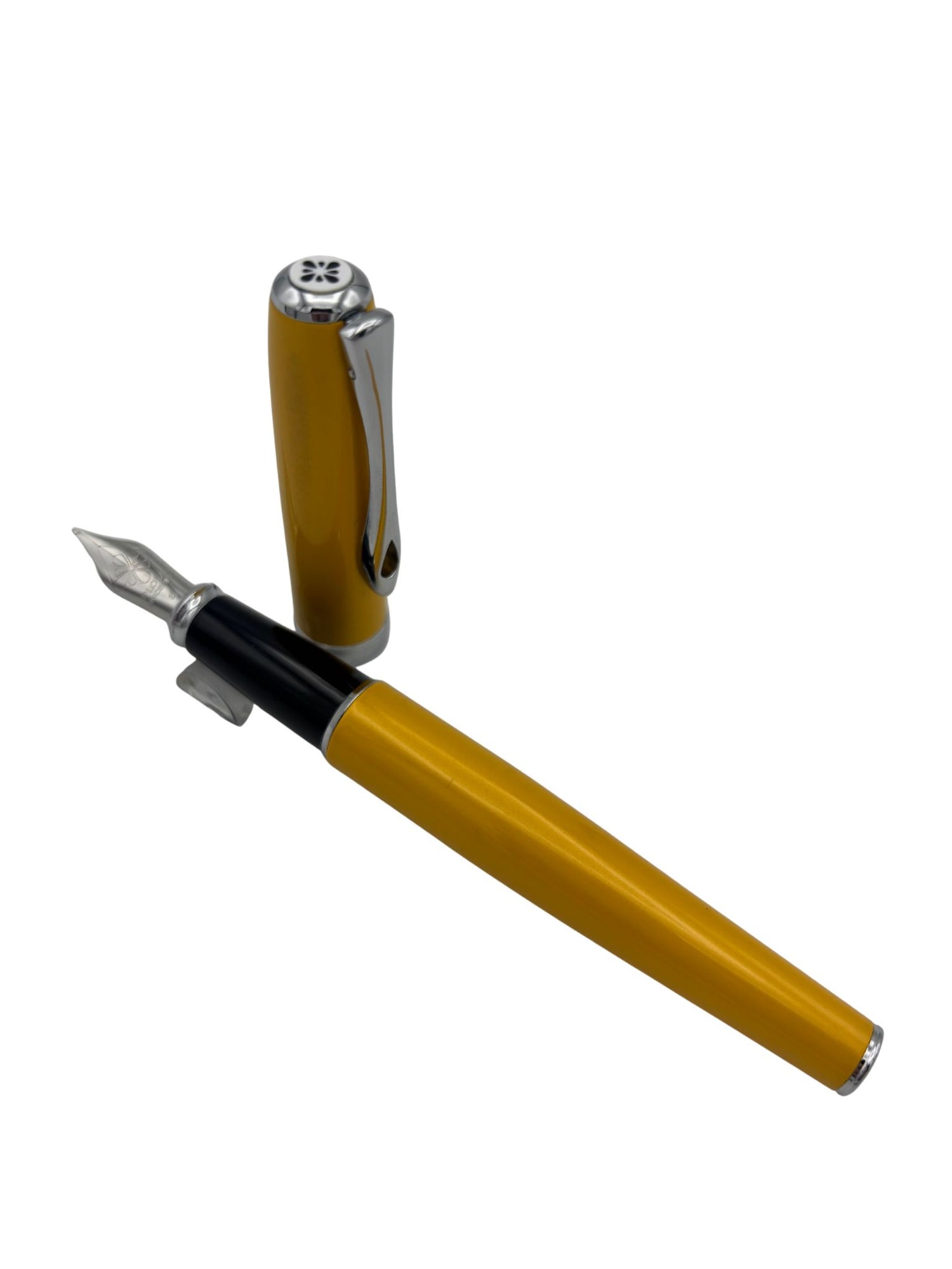 Diplomat Excellence A2 Yellow - Broad High Plains Nib - Pre-Owned