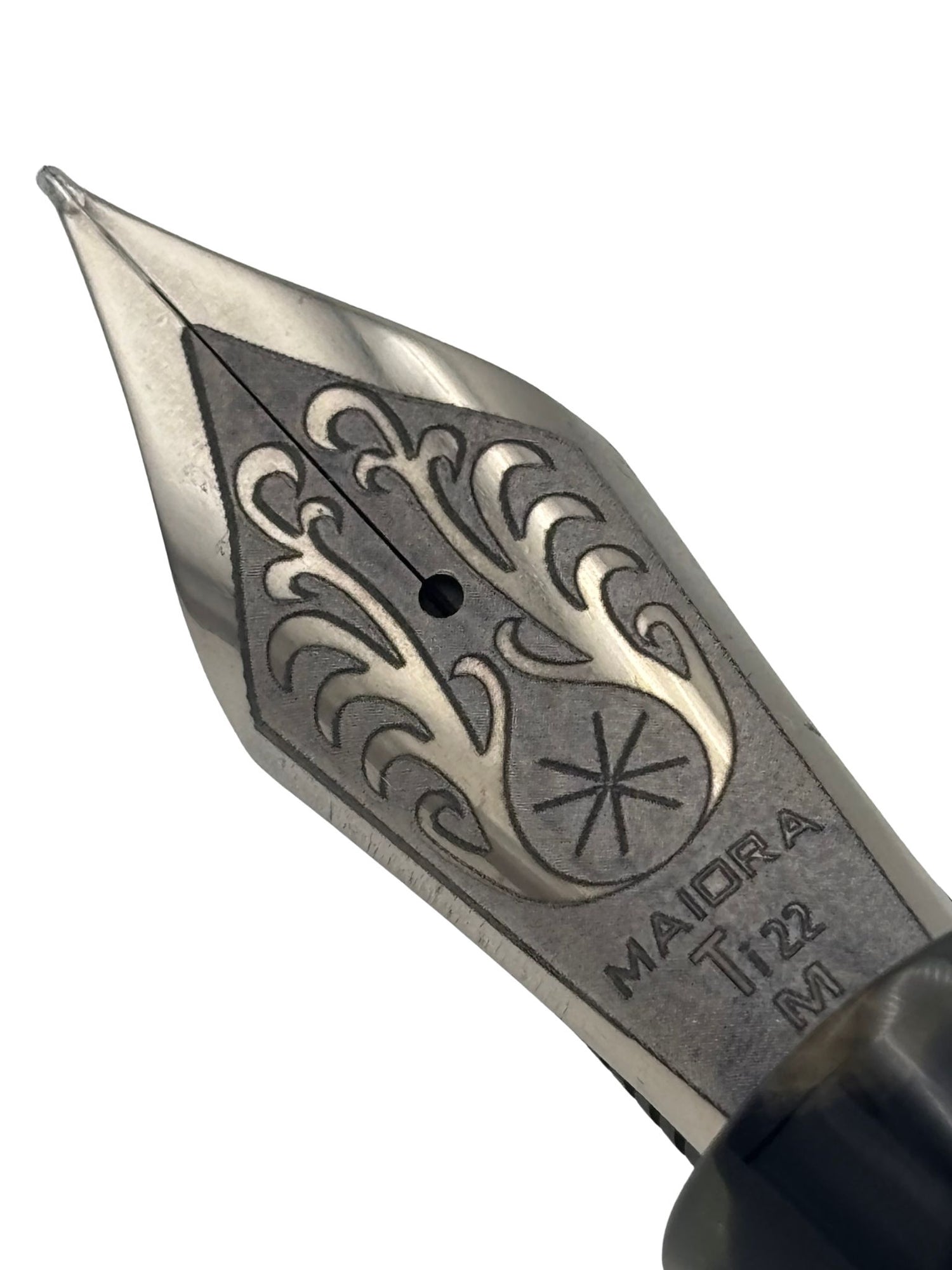 Maiora Ultra Ogiva Ti22 Gea Brown - Medium Titanium Nib - Pre-Owned