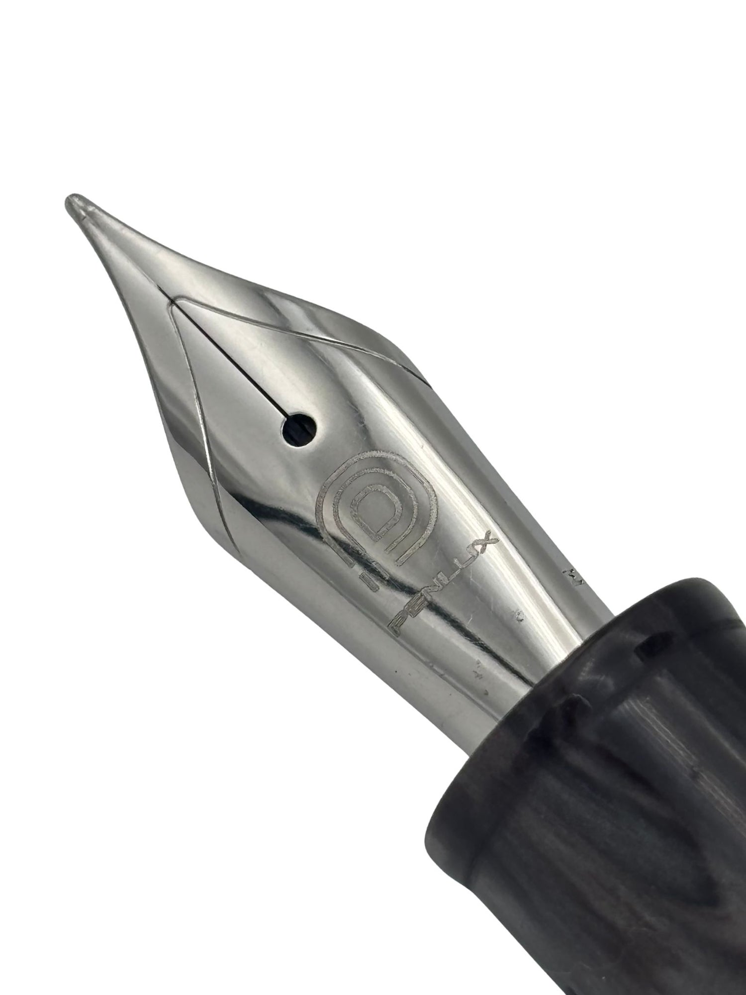 Penlux Masterpiece Grande Black Wave - Medium Nib - Pre-Owned