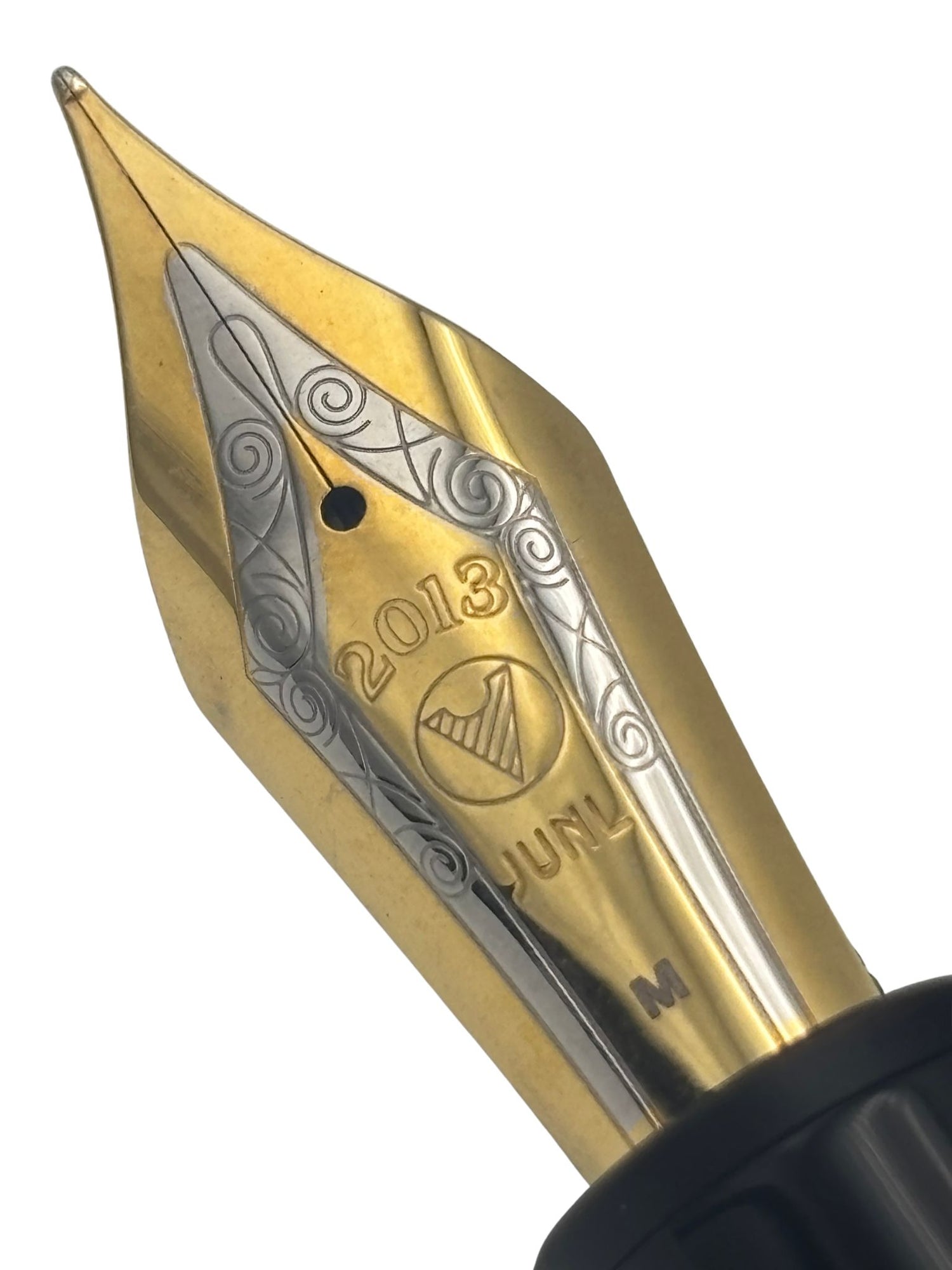 Wingsung 930 Black - Medium Nib - Pre-Owned