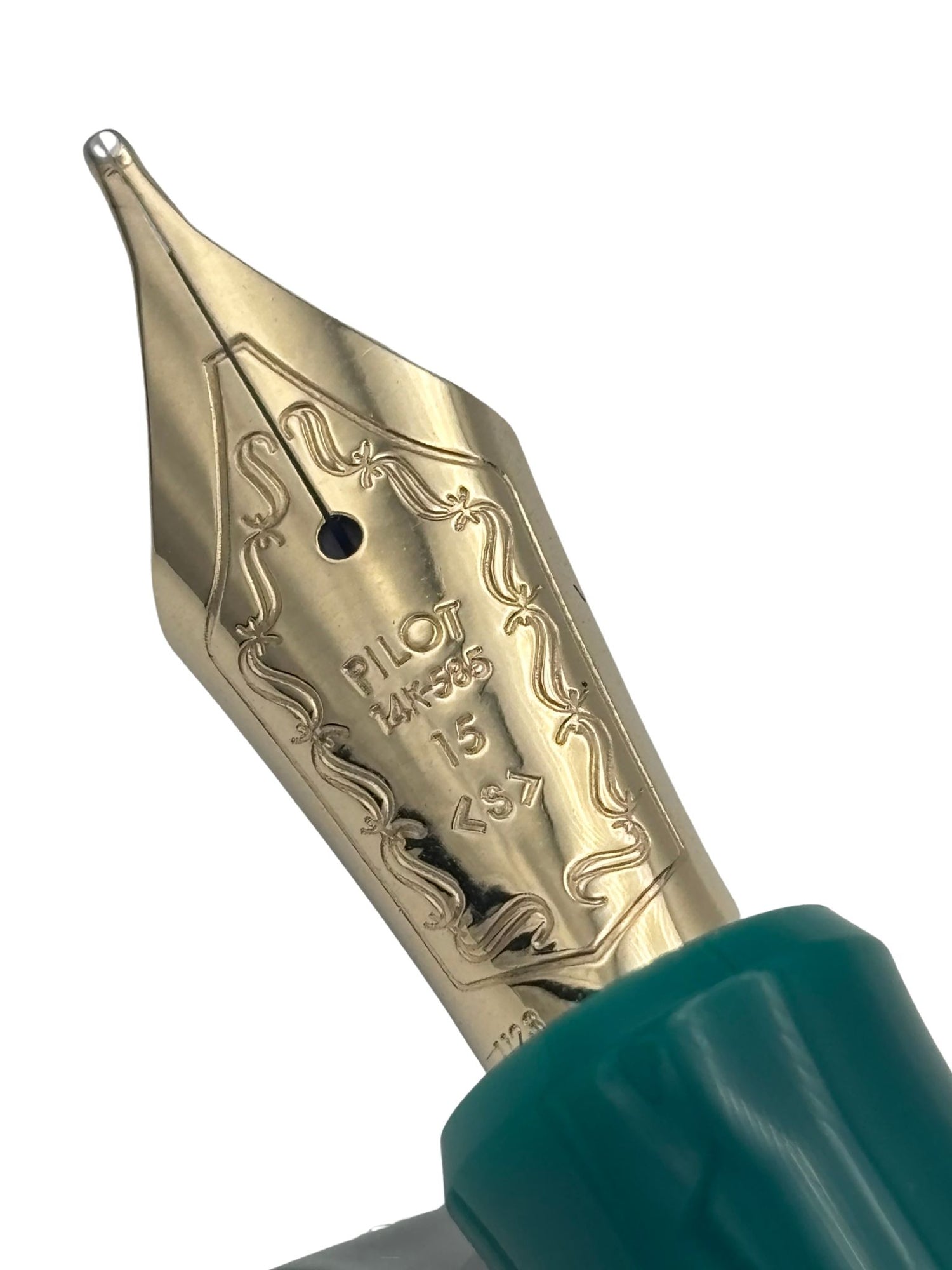 Pilot Custom 743 Verdigris - 14k Signature Nib - Pre-Owned