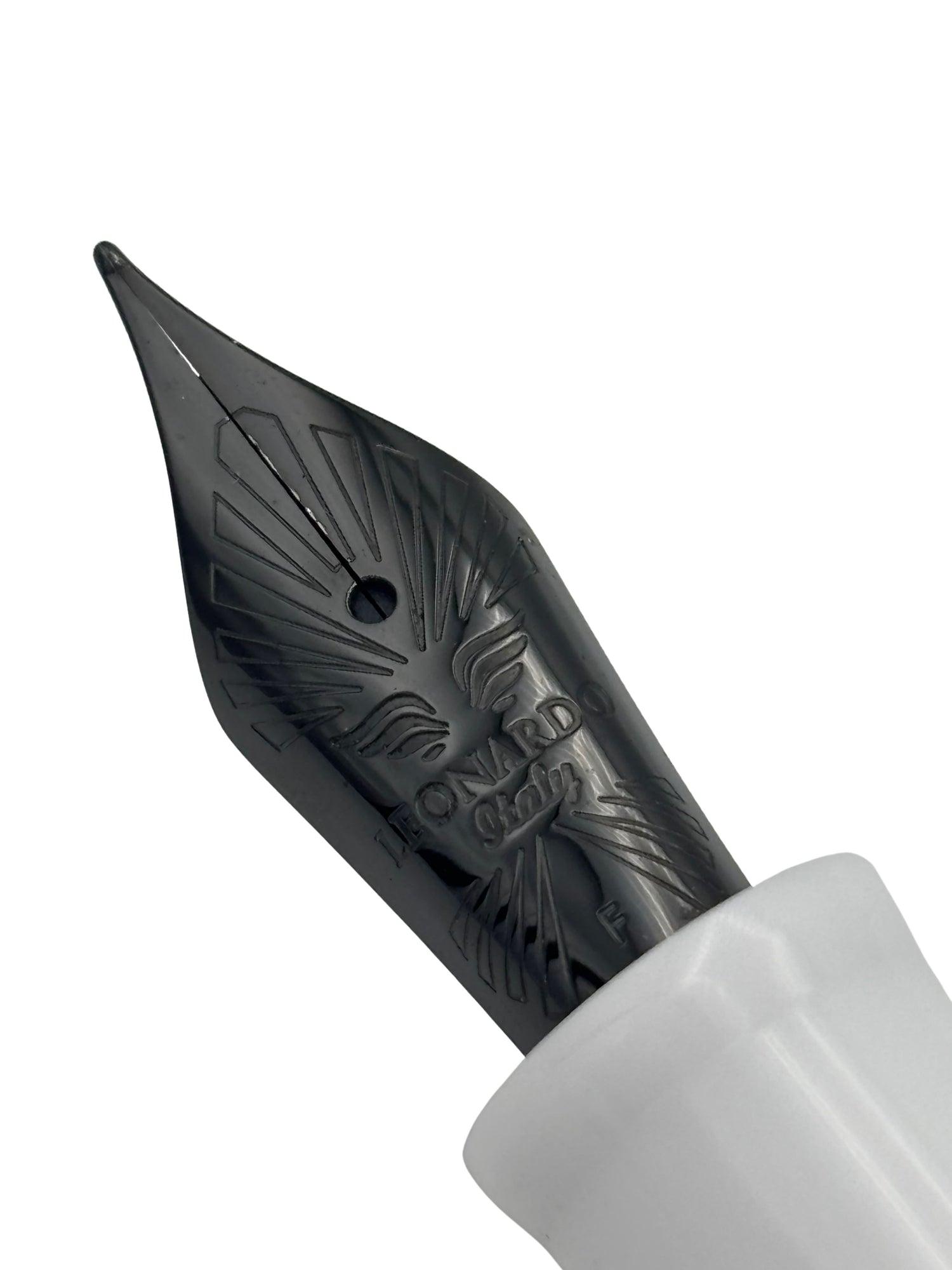 Leonardo Momento Magico Venus Dream - Fine Nib - Pre-Owned