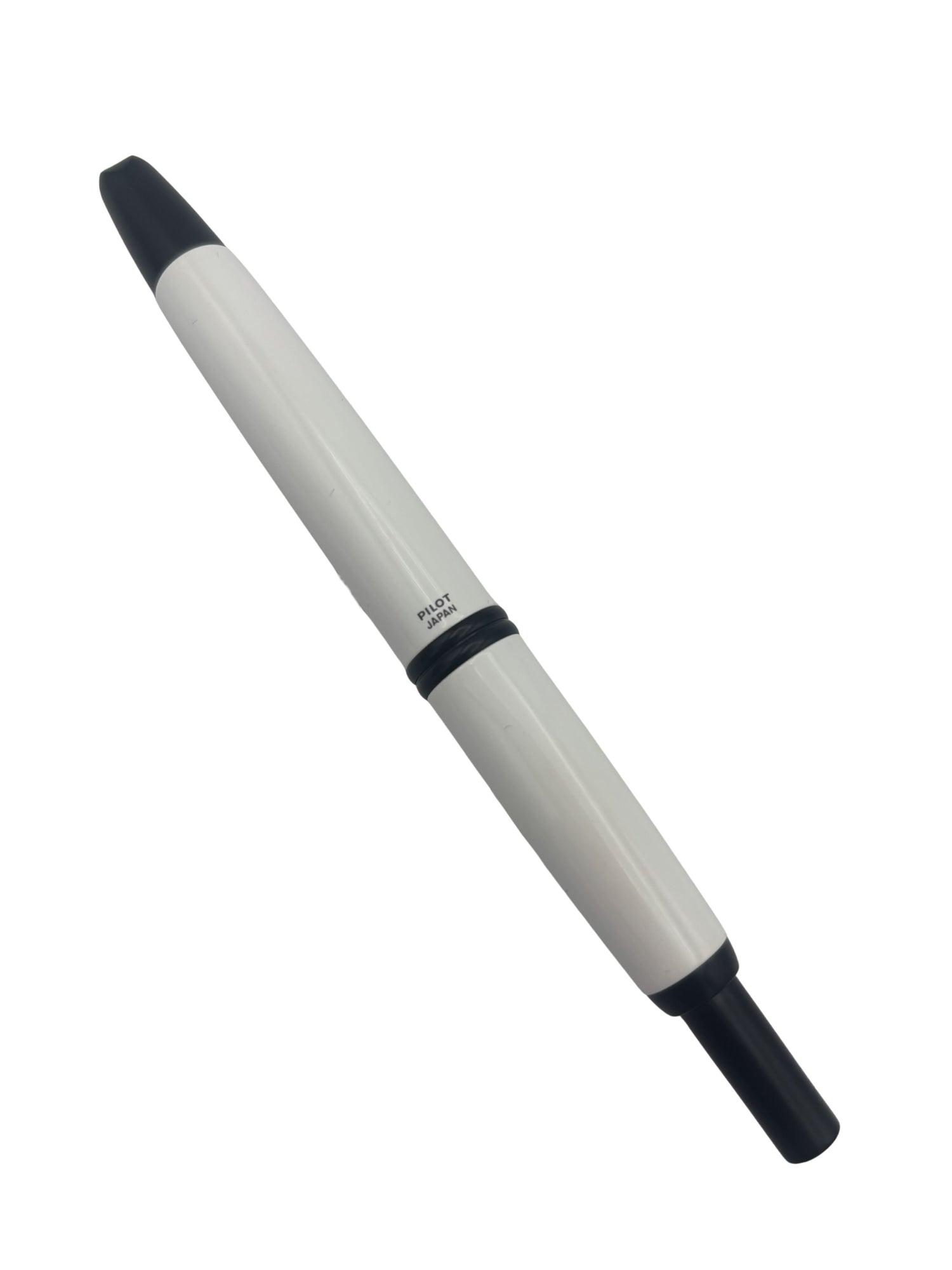 Pilot Vanishing Point White and Black - 18k Medium Nib - Pre-Owned