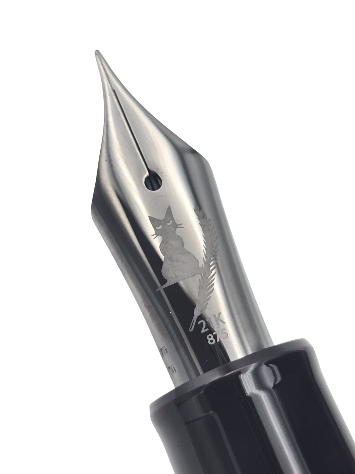 Sailor x Bungubox Realo The Witch 2022 - 21k Extra Fine - Pre-Owned