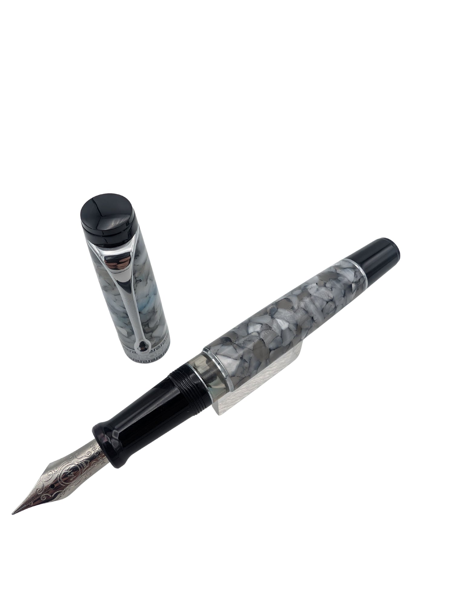 Aurora Optima Auroloide Nero Perla - 14k Extra Fine Nib - Pre-Owned