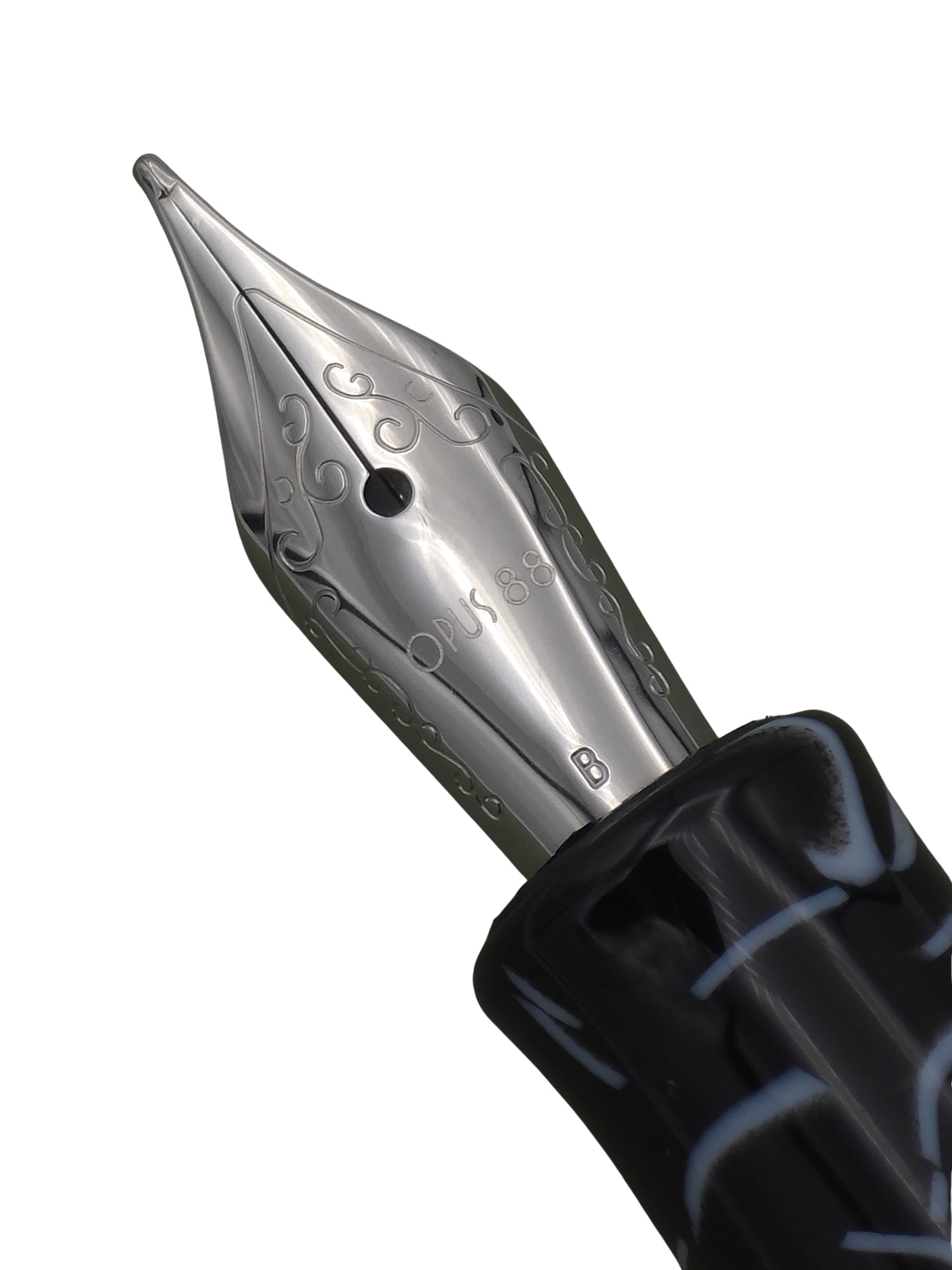 Opus 88 Koloro 2025 Black - Broad Steel Nib - Pre-Owned
