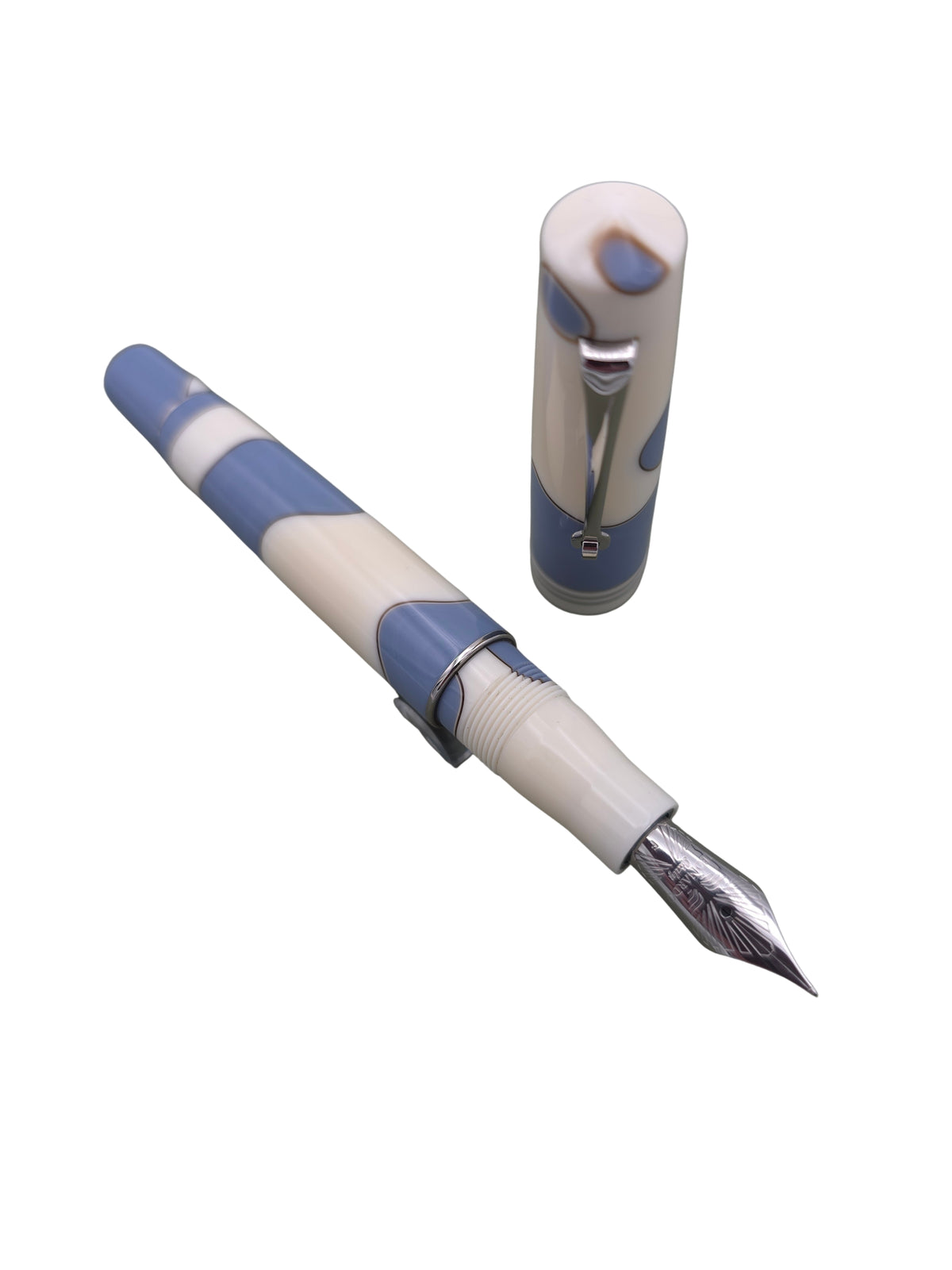 Leonardo Momento Zero Nuvola - Fine Steel Nib - Pre-Owned