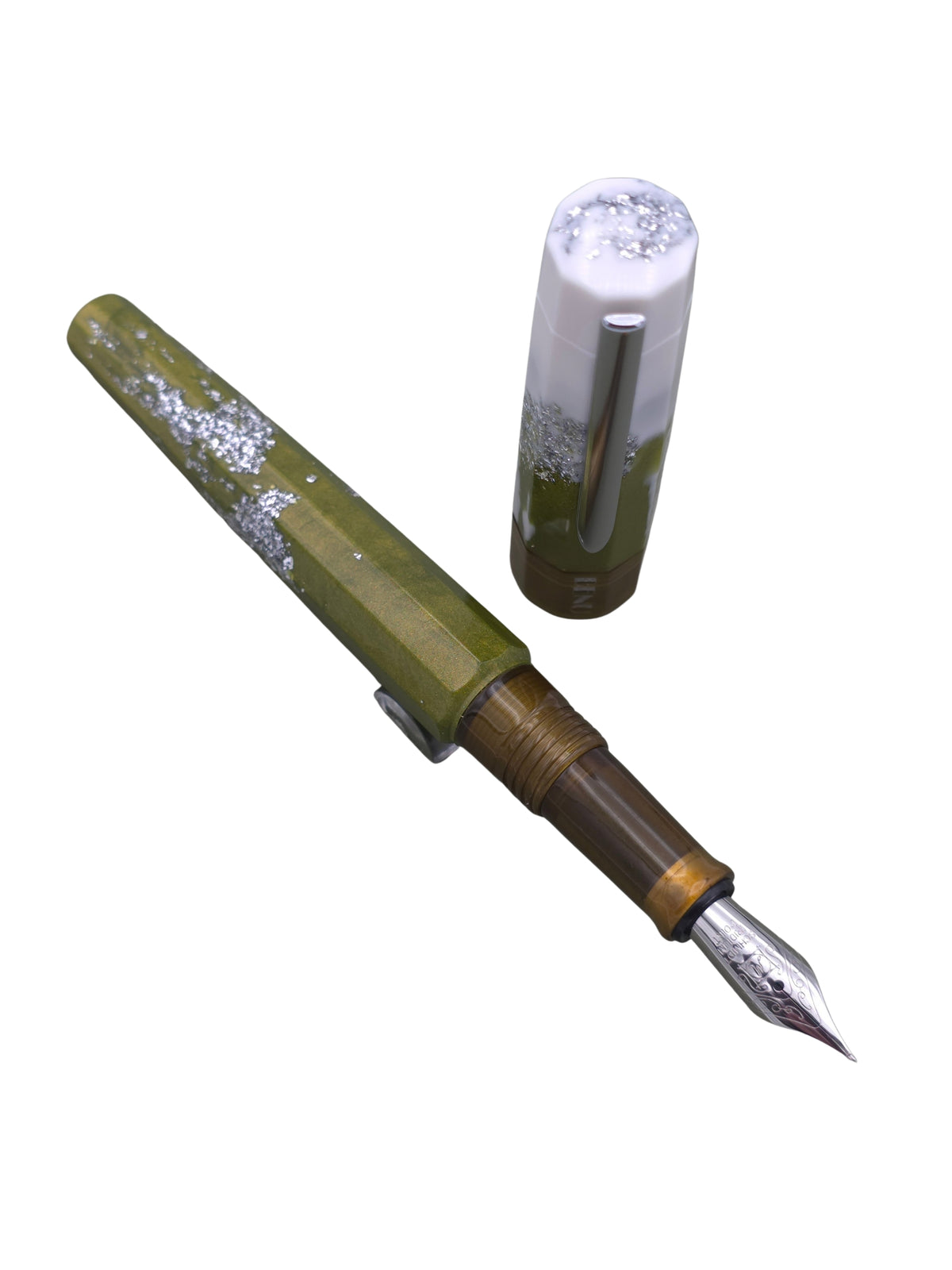 Benu Euphoria Matcha Latte - Medium Steel Nib - Pre-Owned