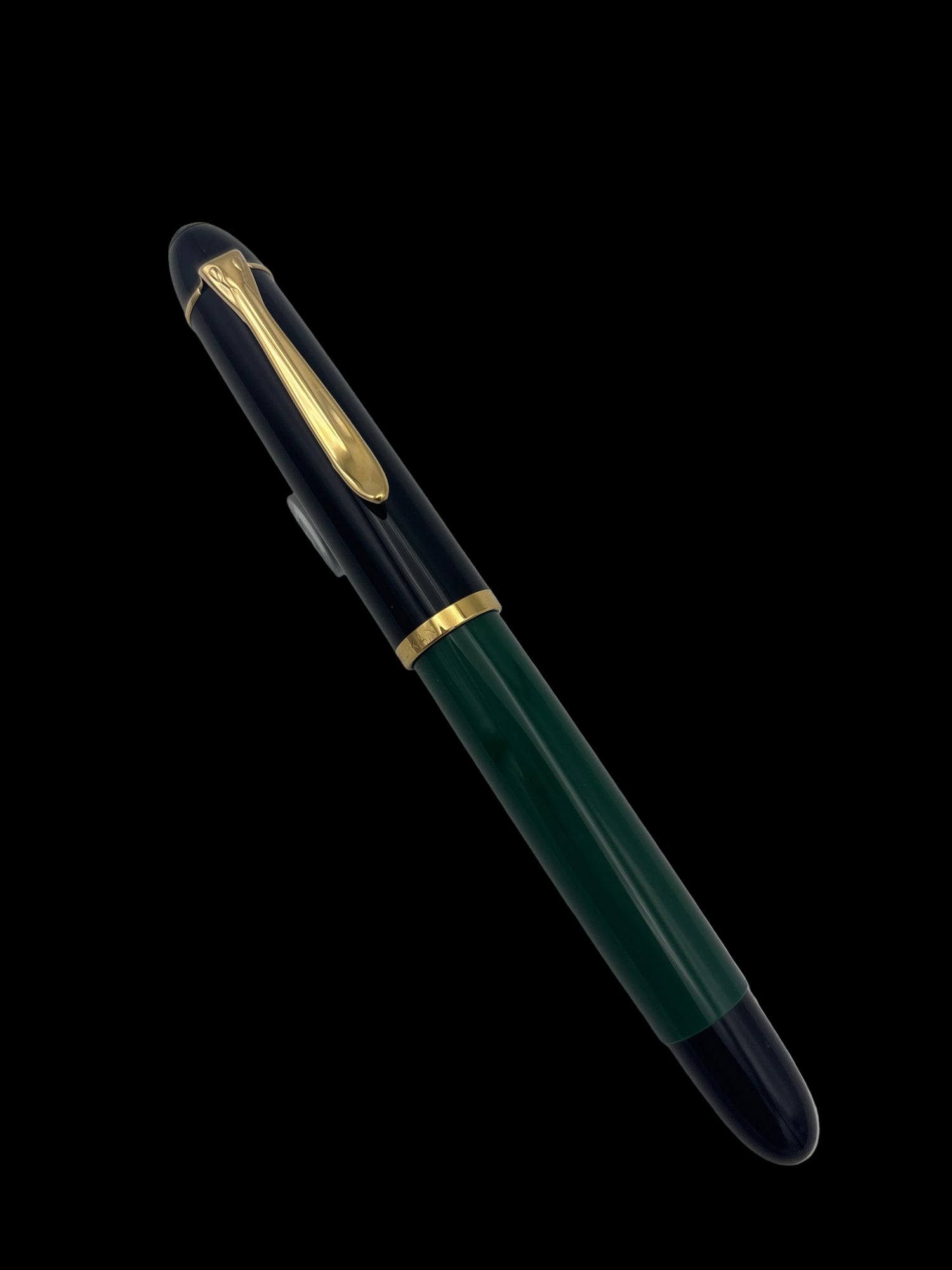 Pelikan M120 Black/Green - Medium Nib