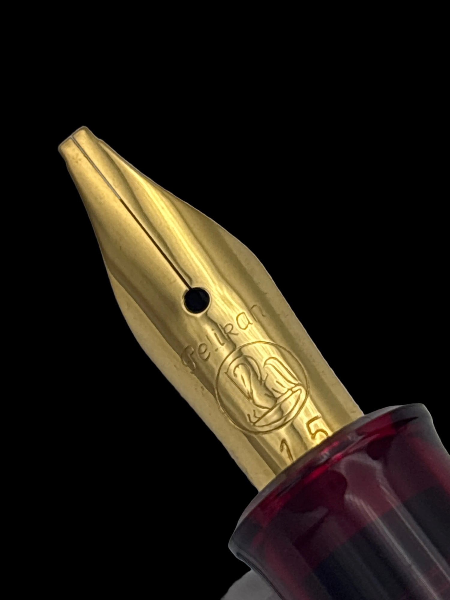 Pelikan M200 Red Demo - 1.5 Stub Nib