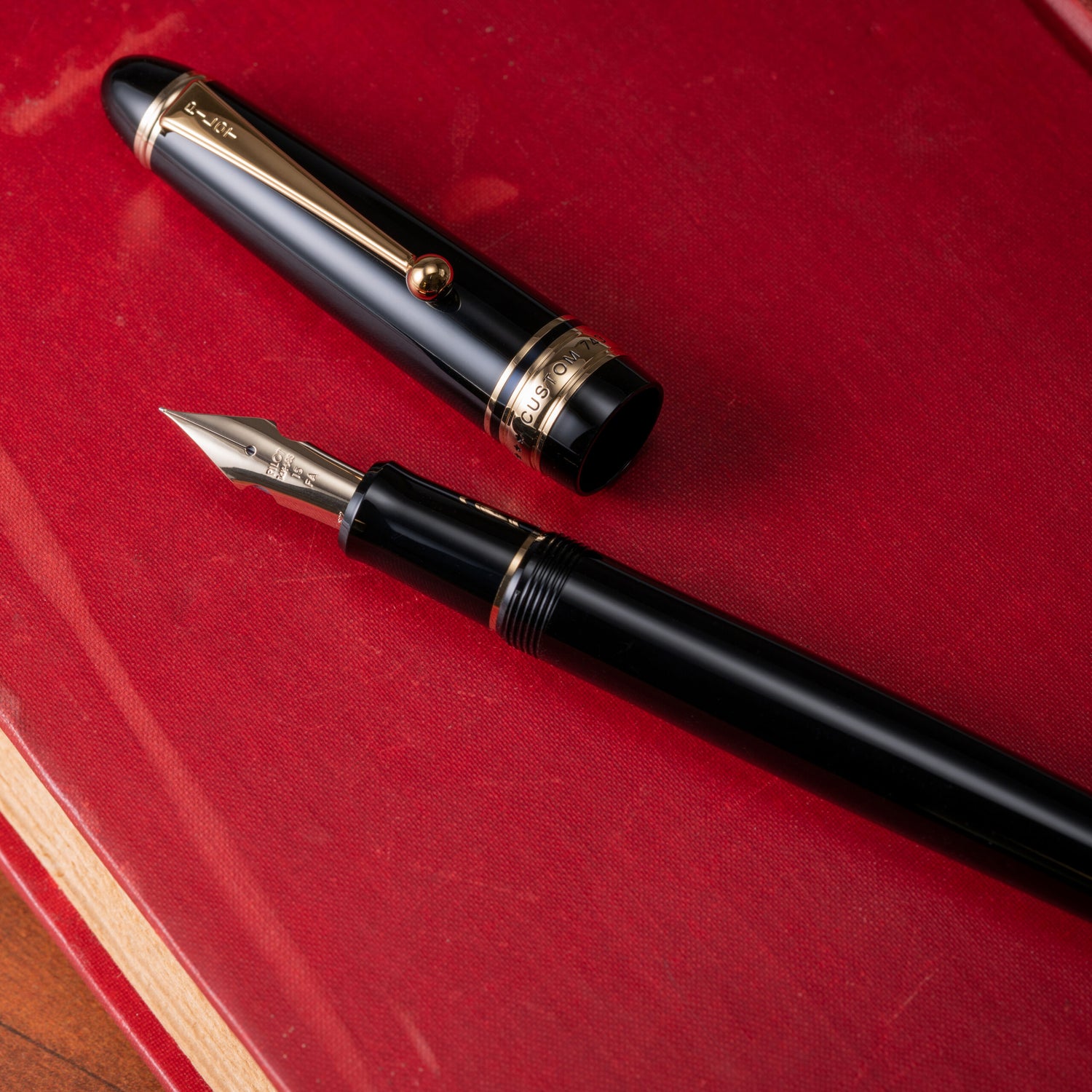 Pilot Custom 743 - Black