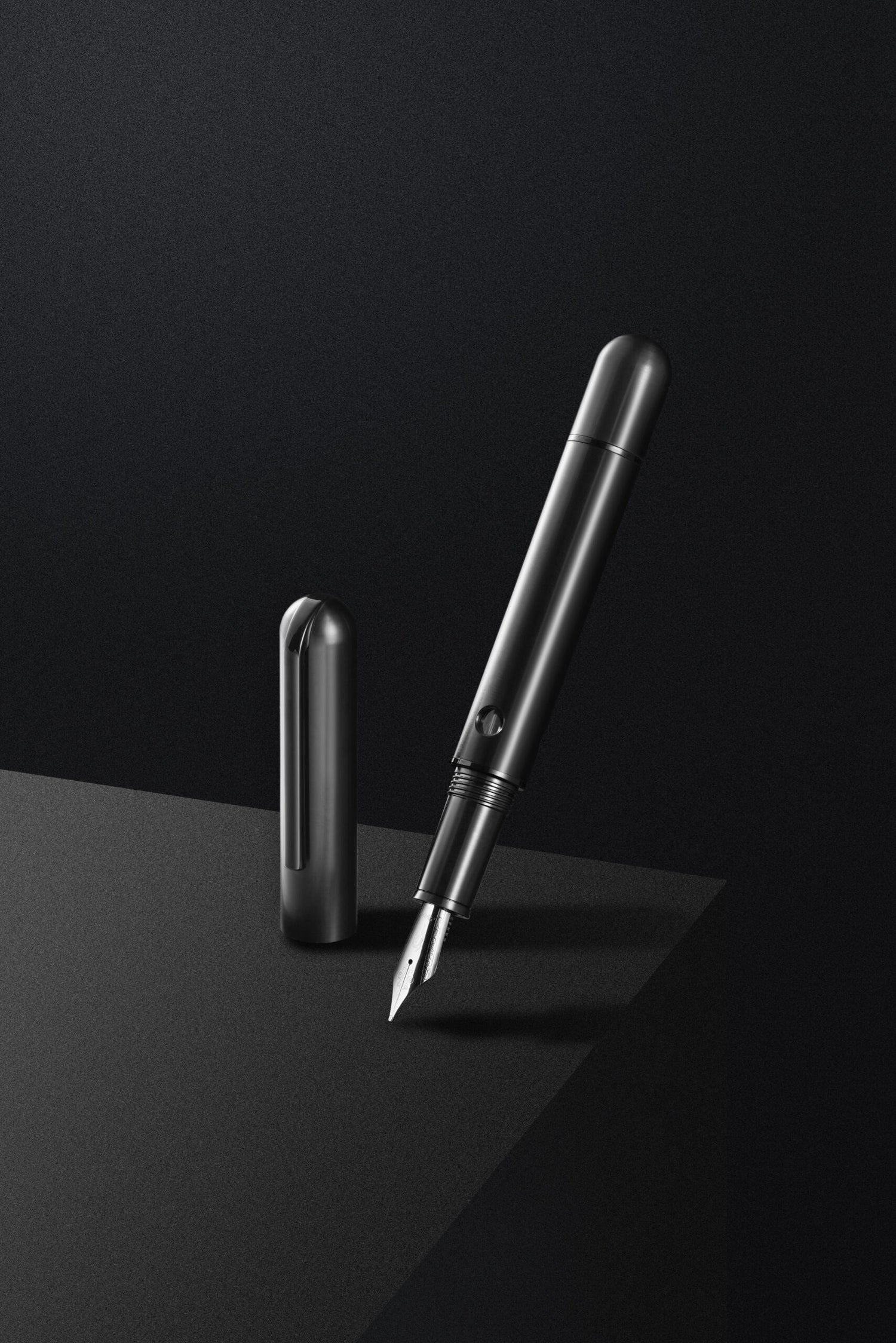 Nahvalur Nautilus Ti: Black Fountain Pen